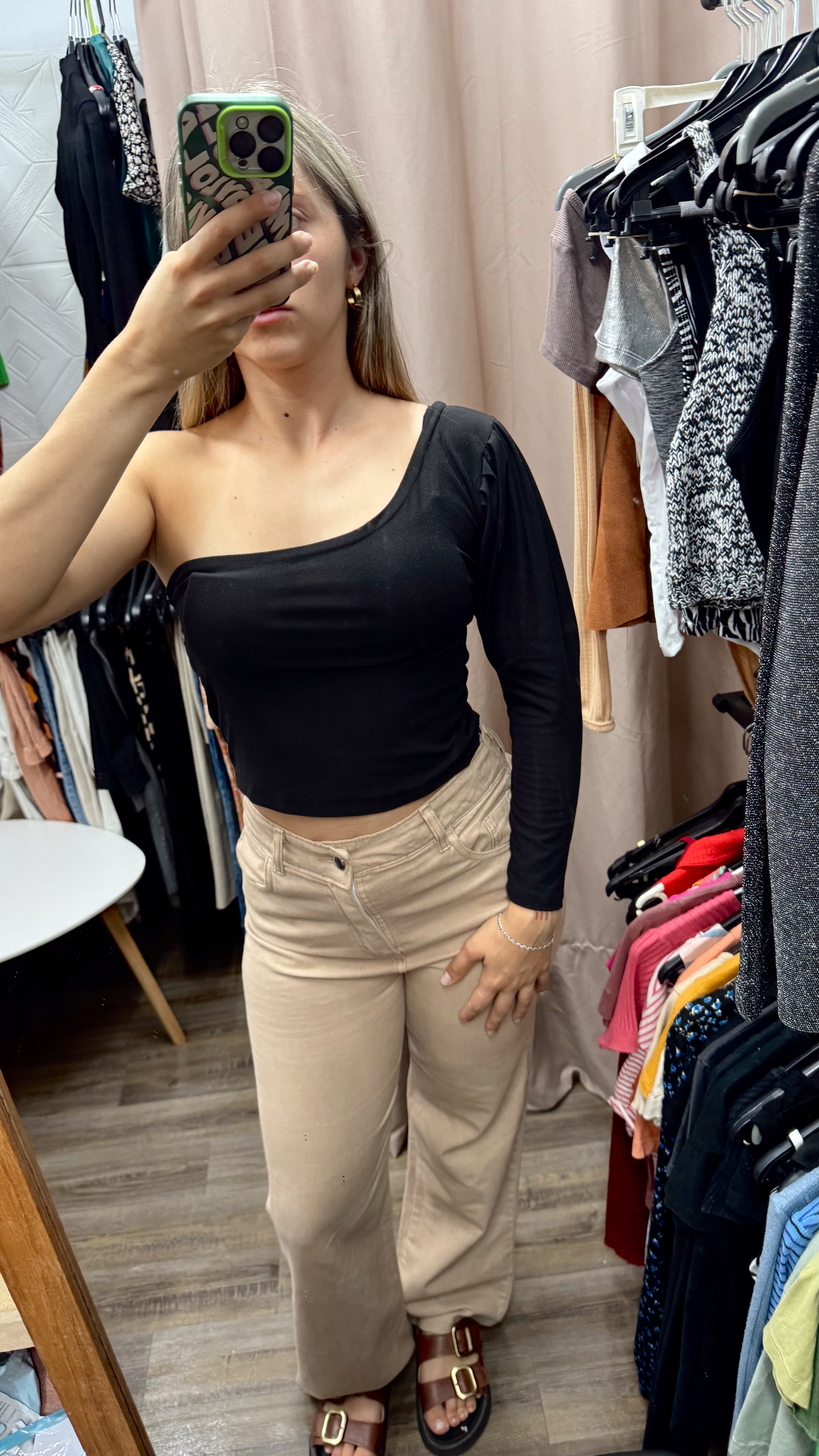 Top negro 1 manga con frunce