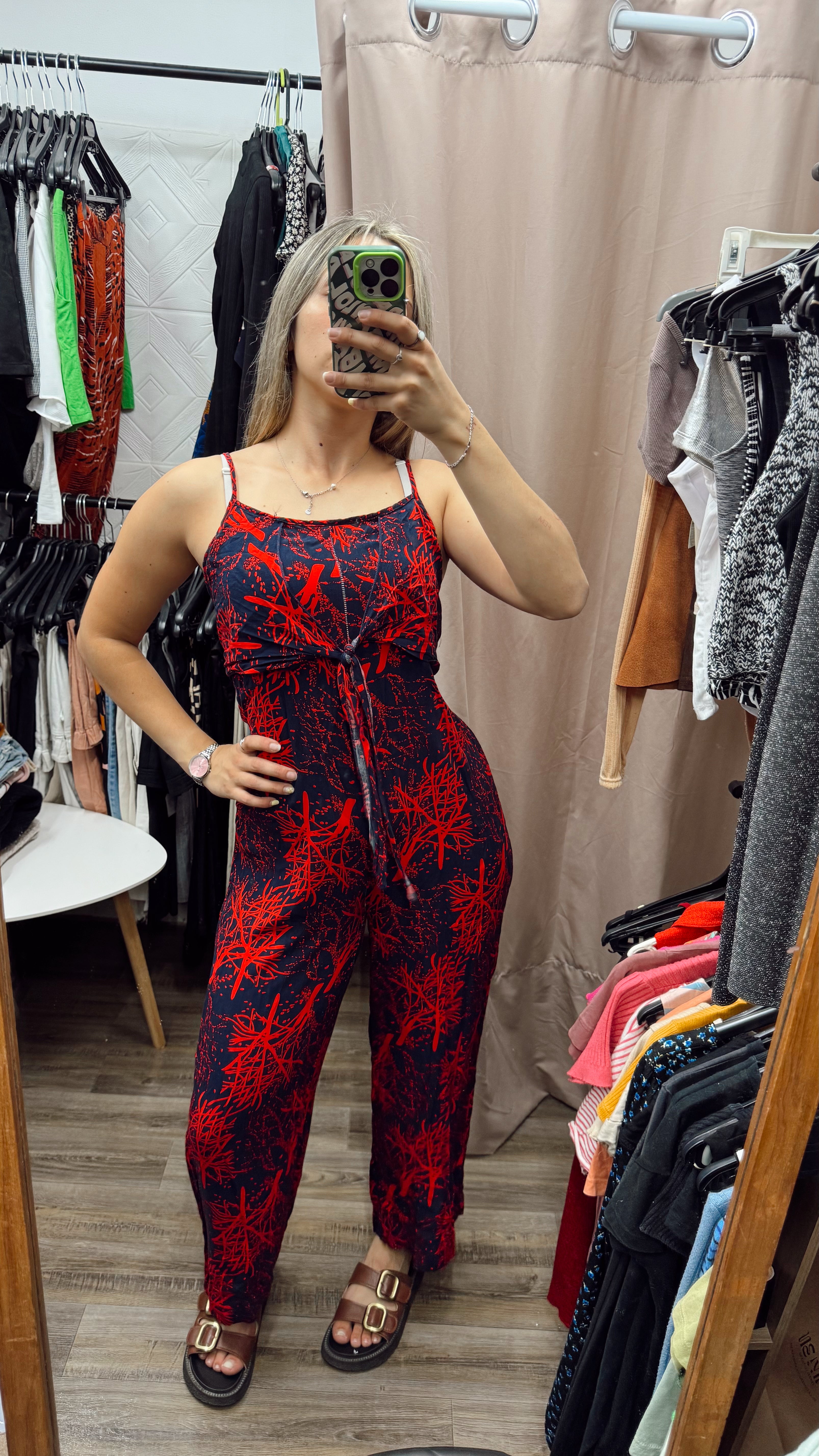 Monito largo rojo con azul