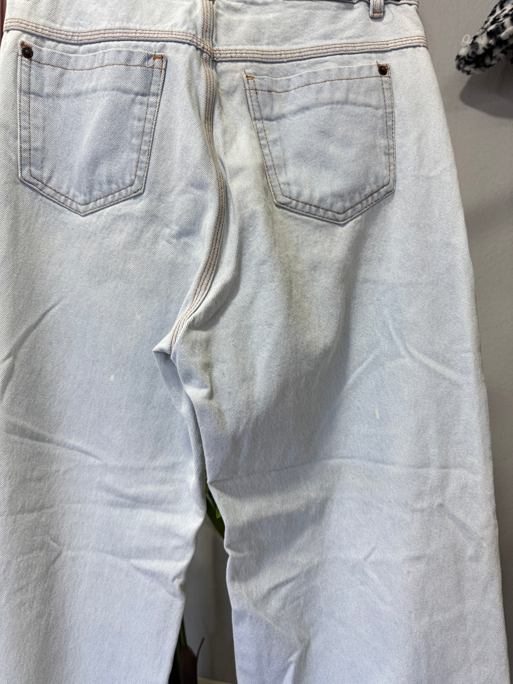 Jean clarito talle 44 *con detalles