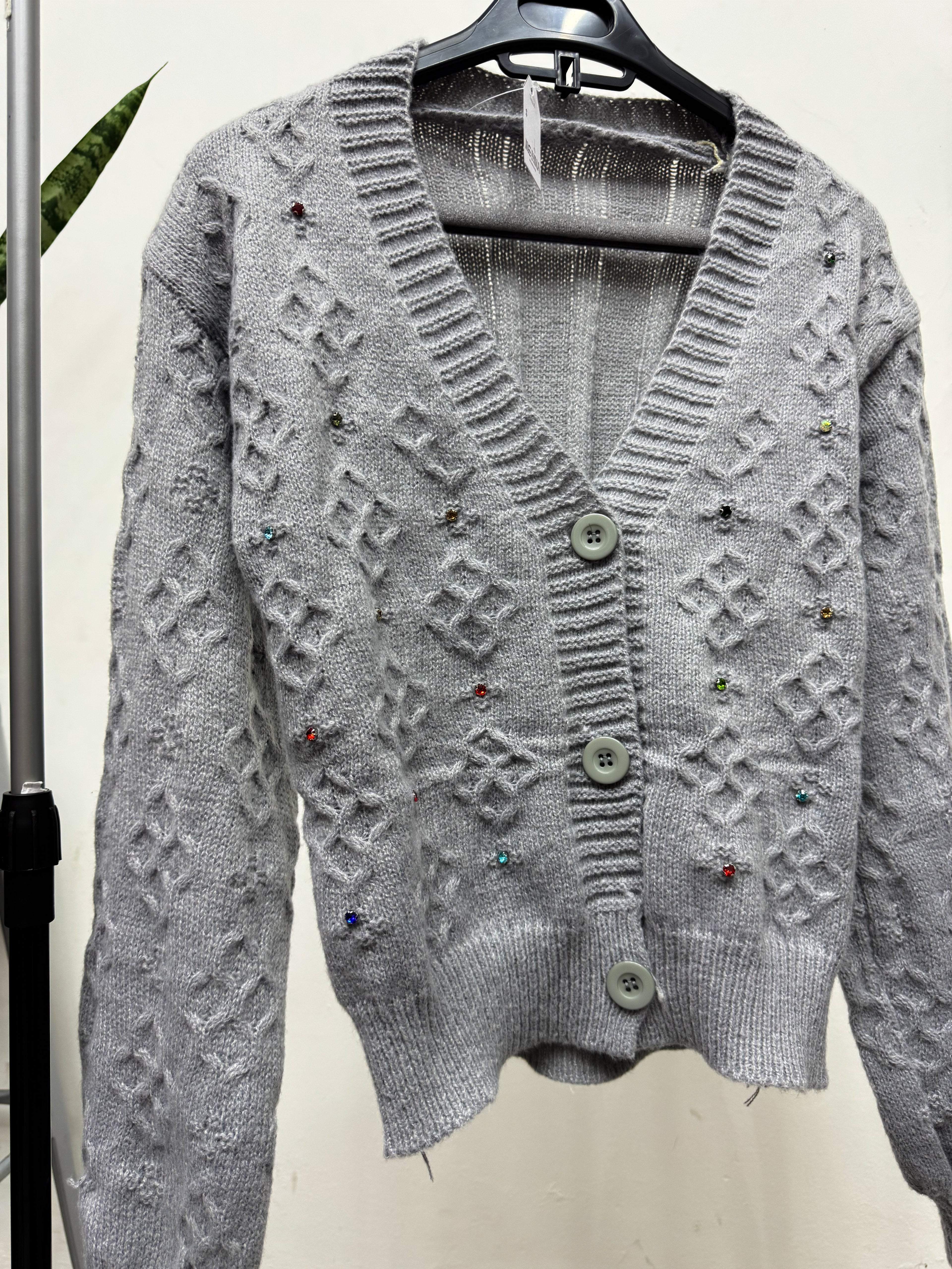 Cardigan gris con brillos