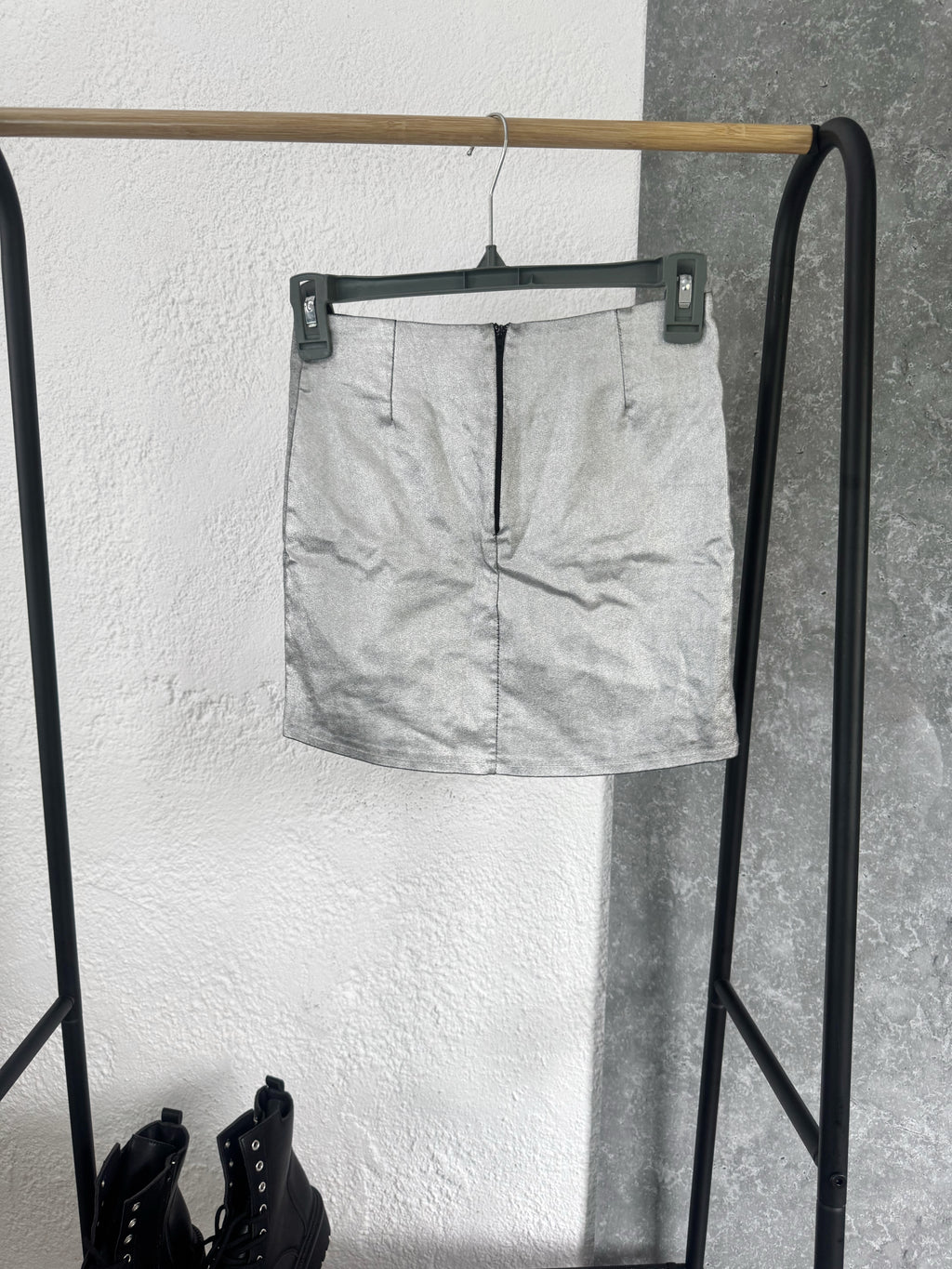 Pollera mini plateada