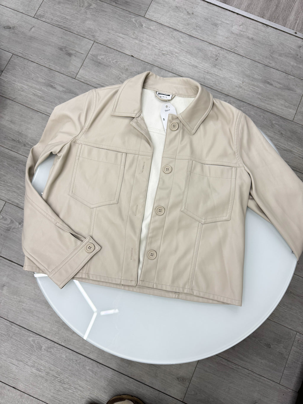 Chaqueta beige eco cuero ONLY talle XS