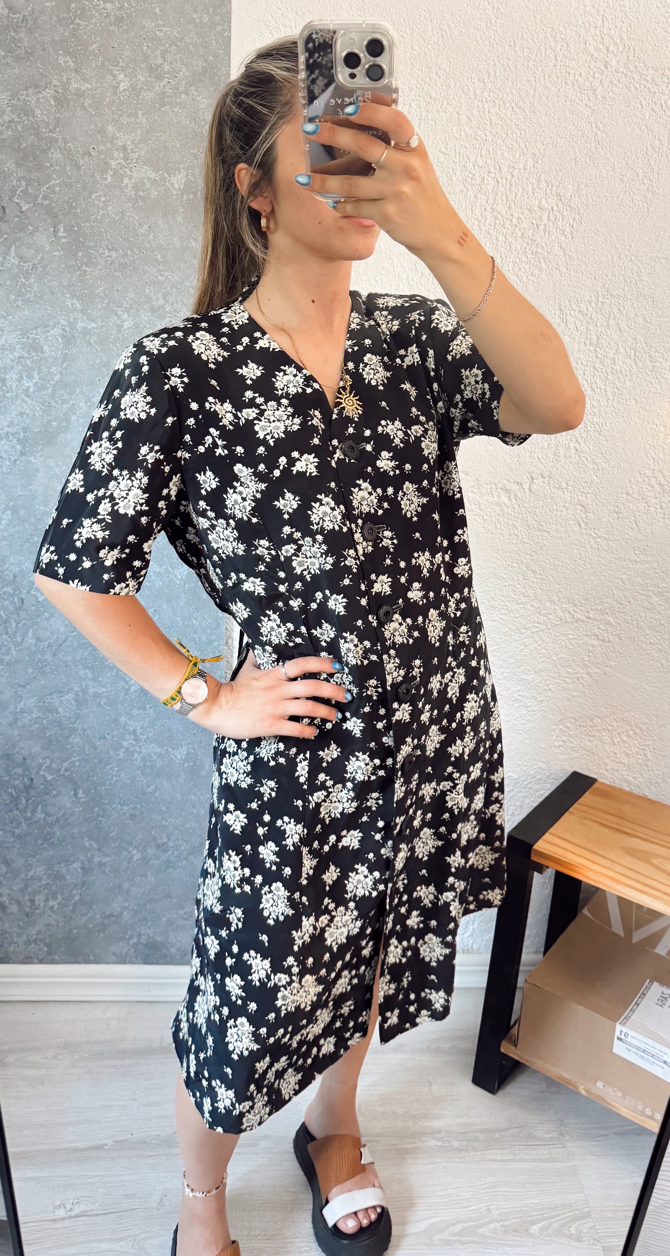 Vestido con botones delanteros