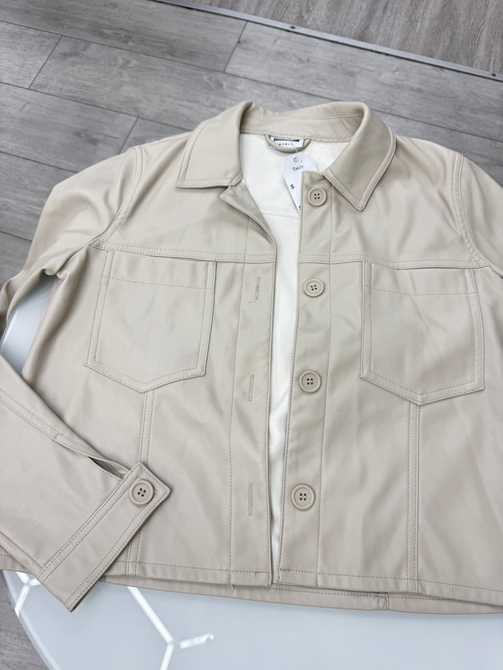 Chaqueta beige eco cuero ONLY talle XS