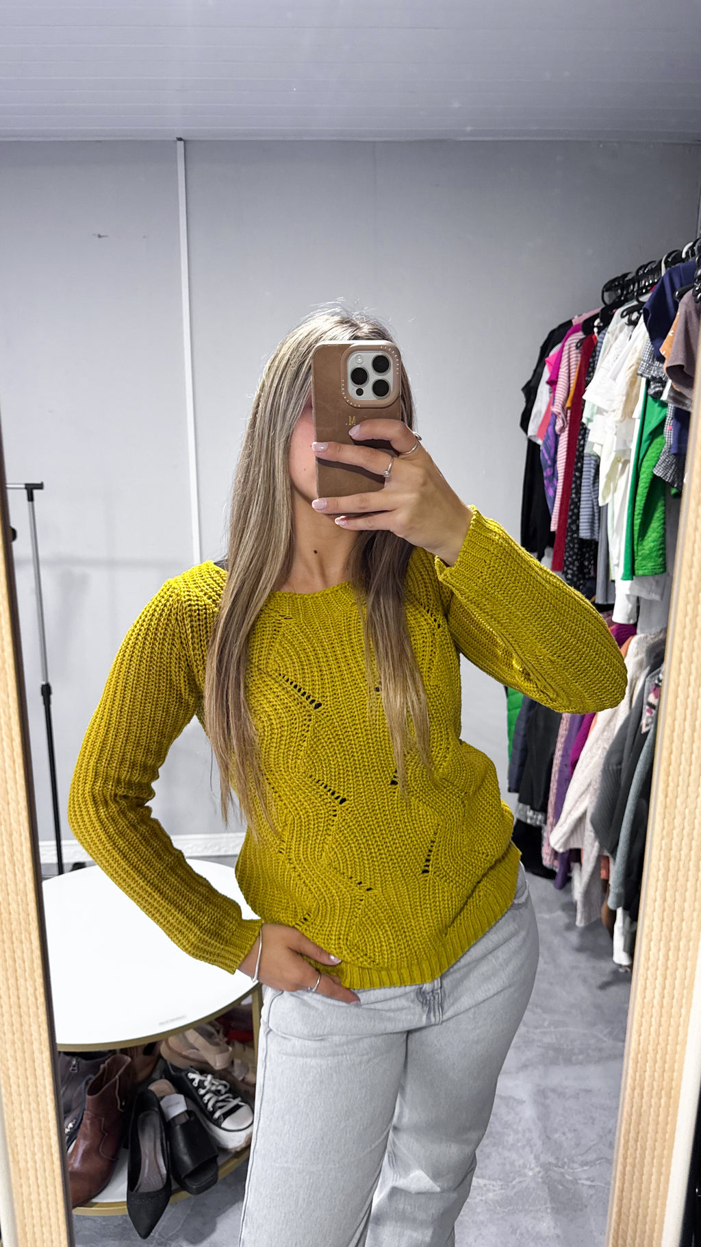 Buzo de lana mostaza