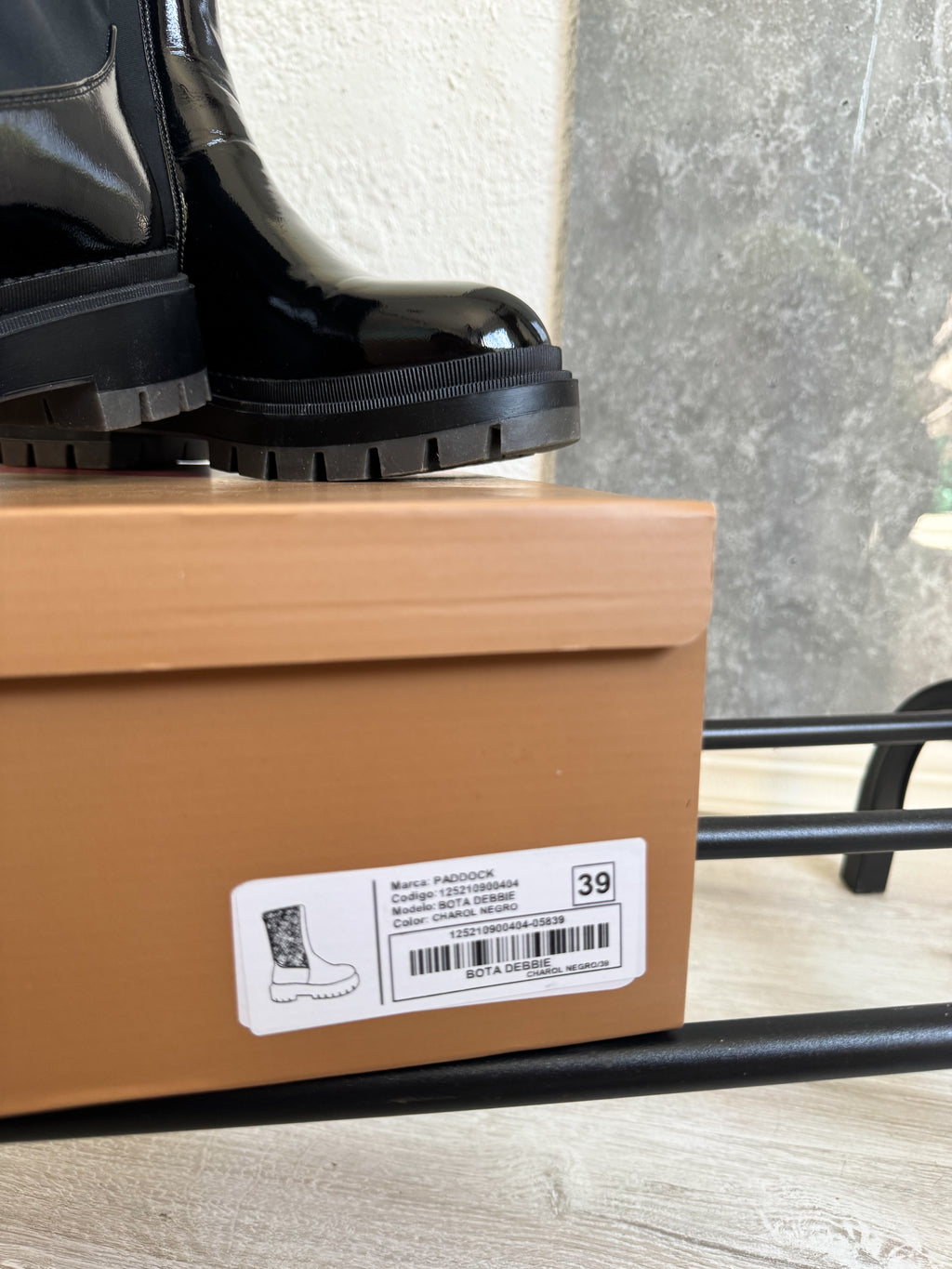 Botas negras NUEVAS en caja