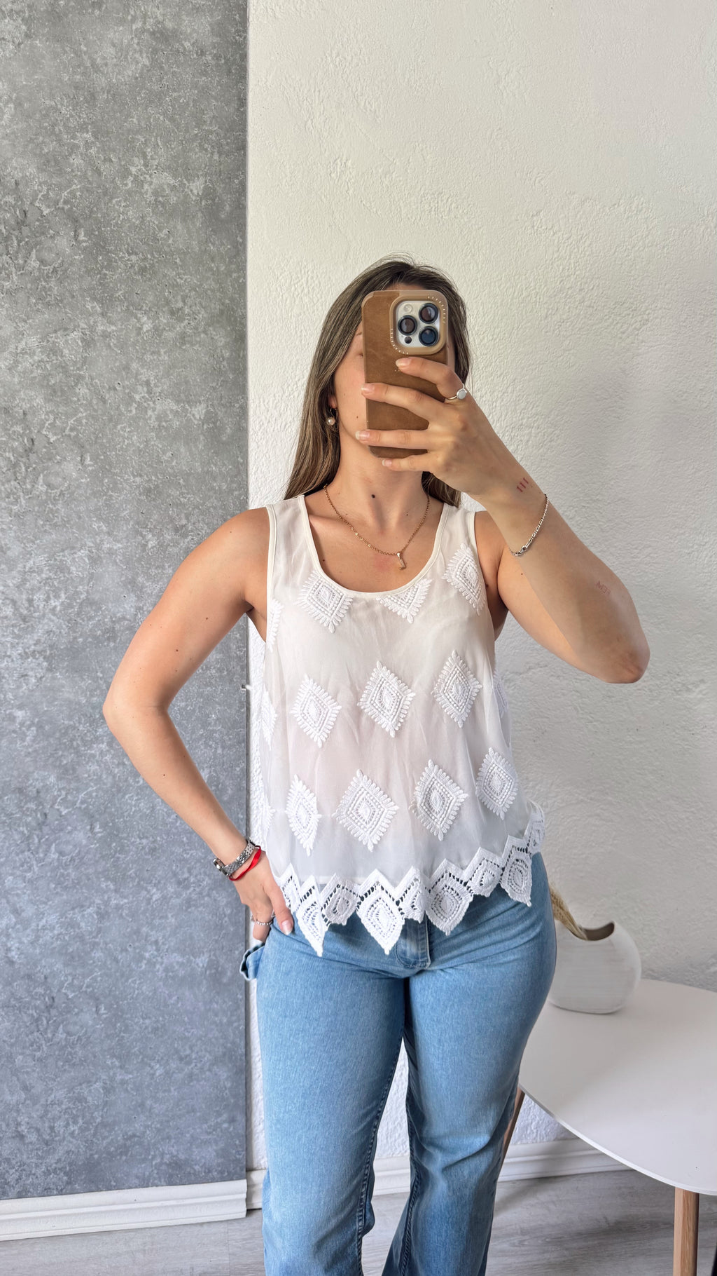 Musculosa blanca de gasa