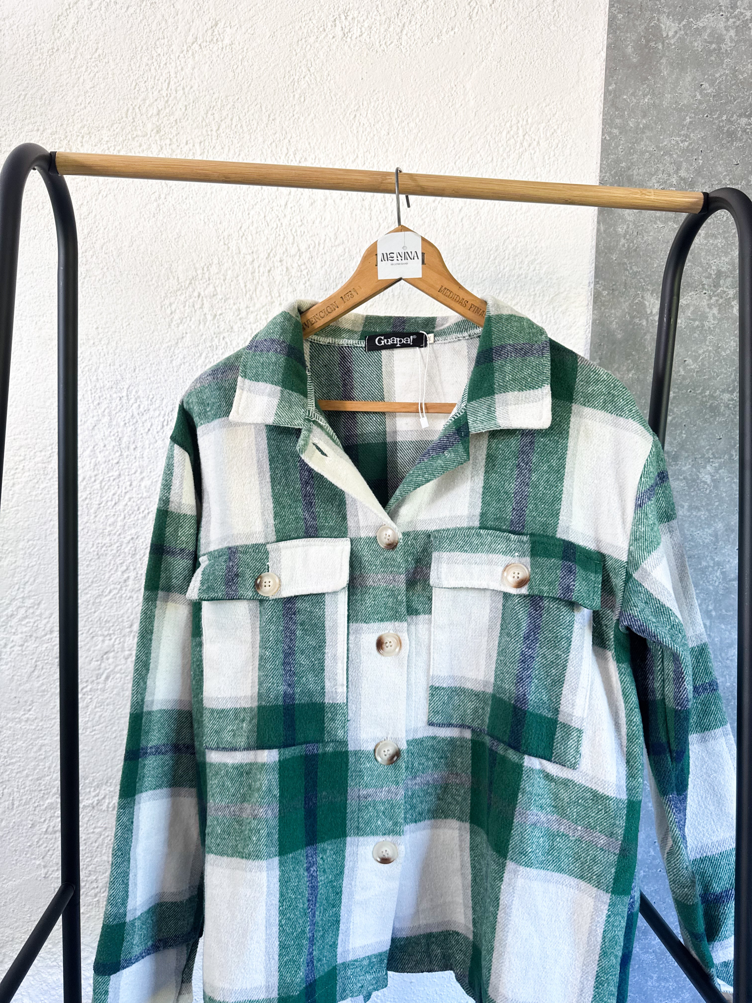 Chaqueta a cuadros verde y blanca