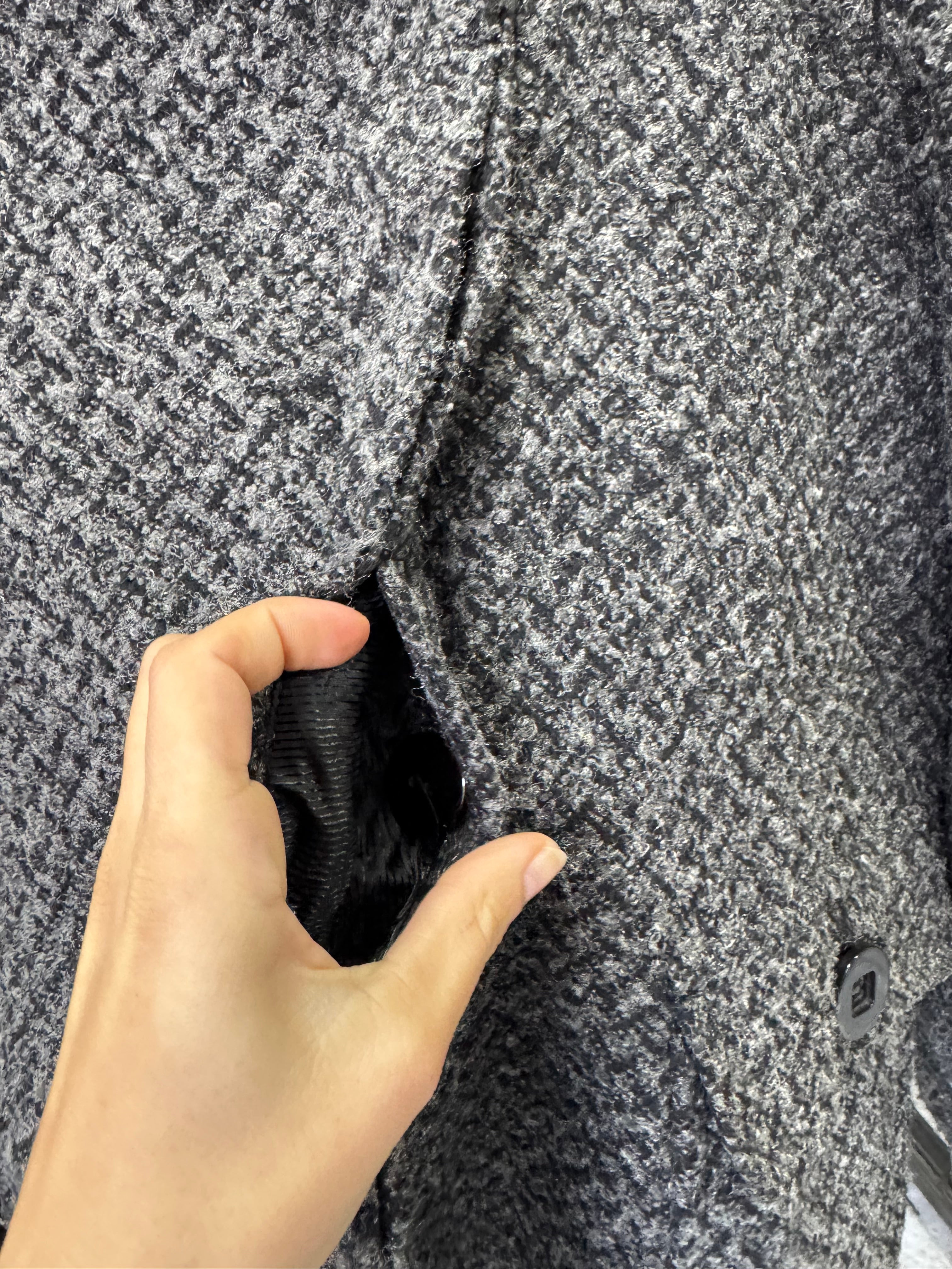 Tapado de paño gris con cuello