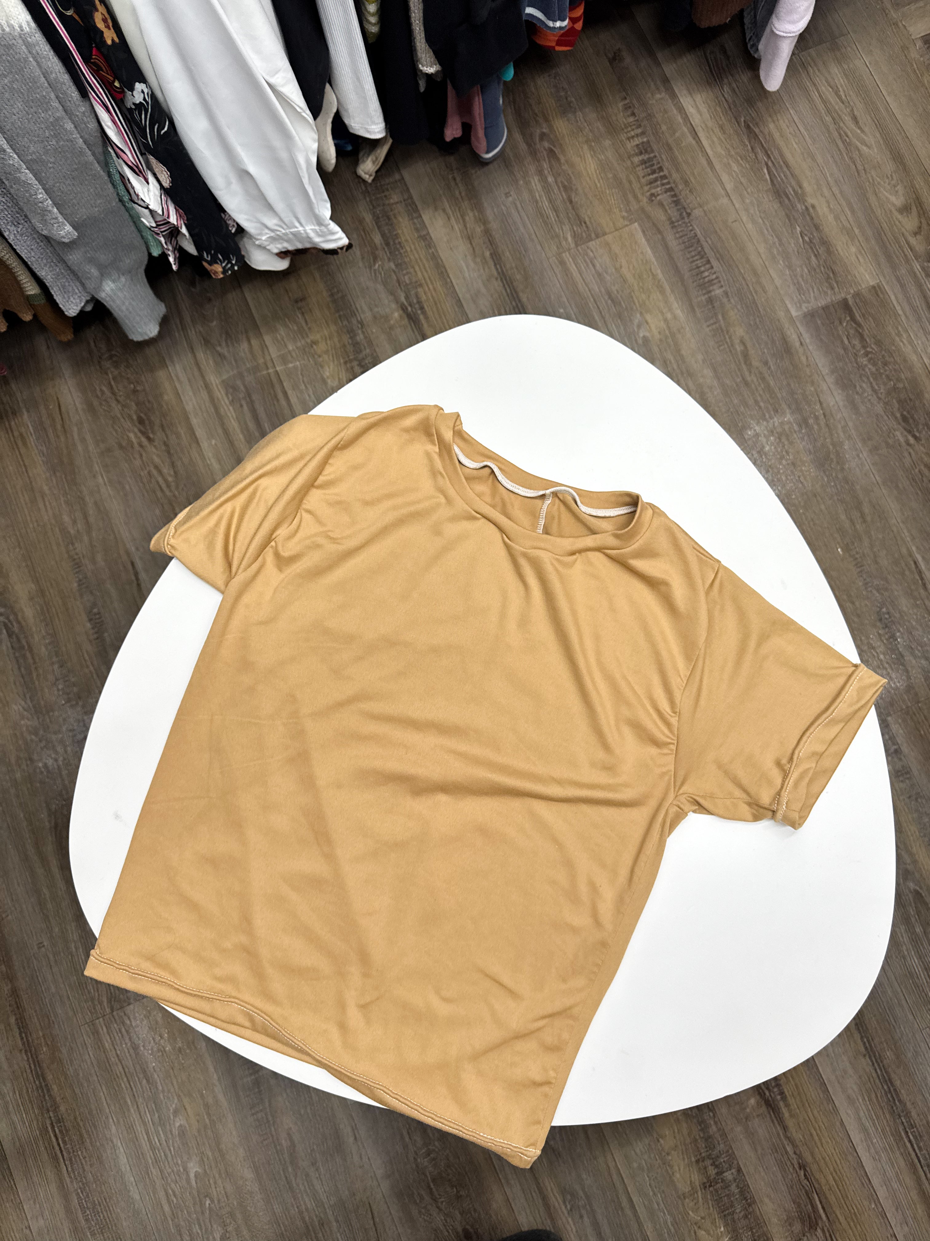 Remerita marrón talle M