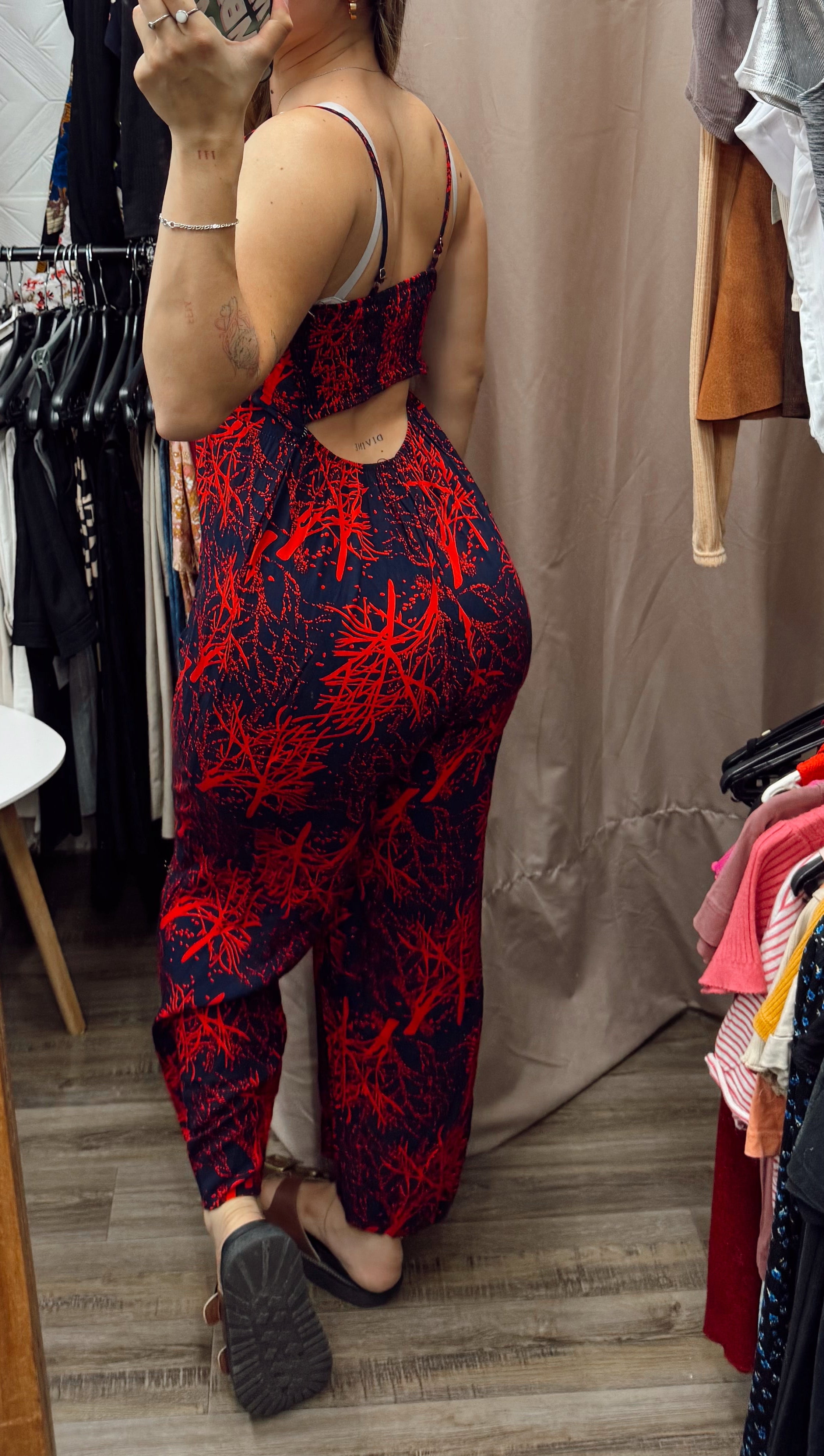 Monito largo rojo con azul