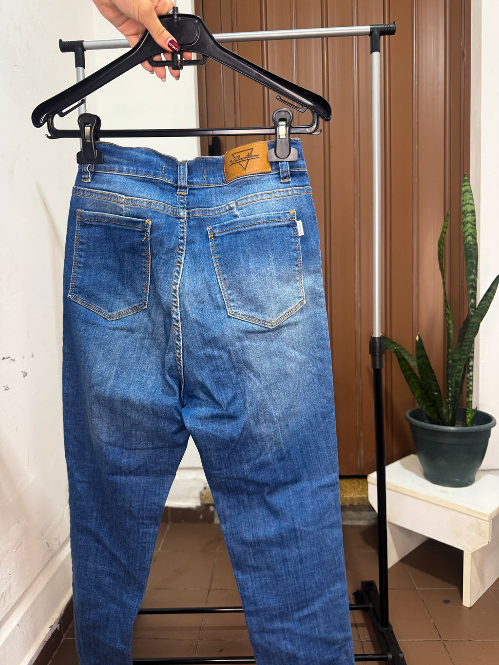 Jean Valentina con roturas