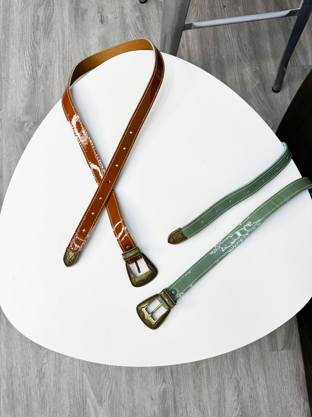 Cinturón ajustable marrón o verde
