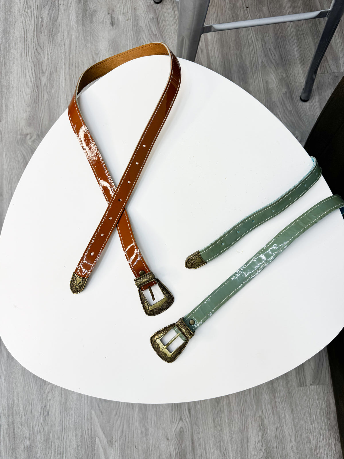 Cinturón ajustable marrón o verde