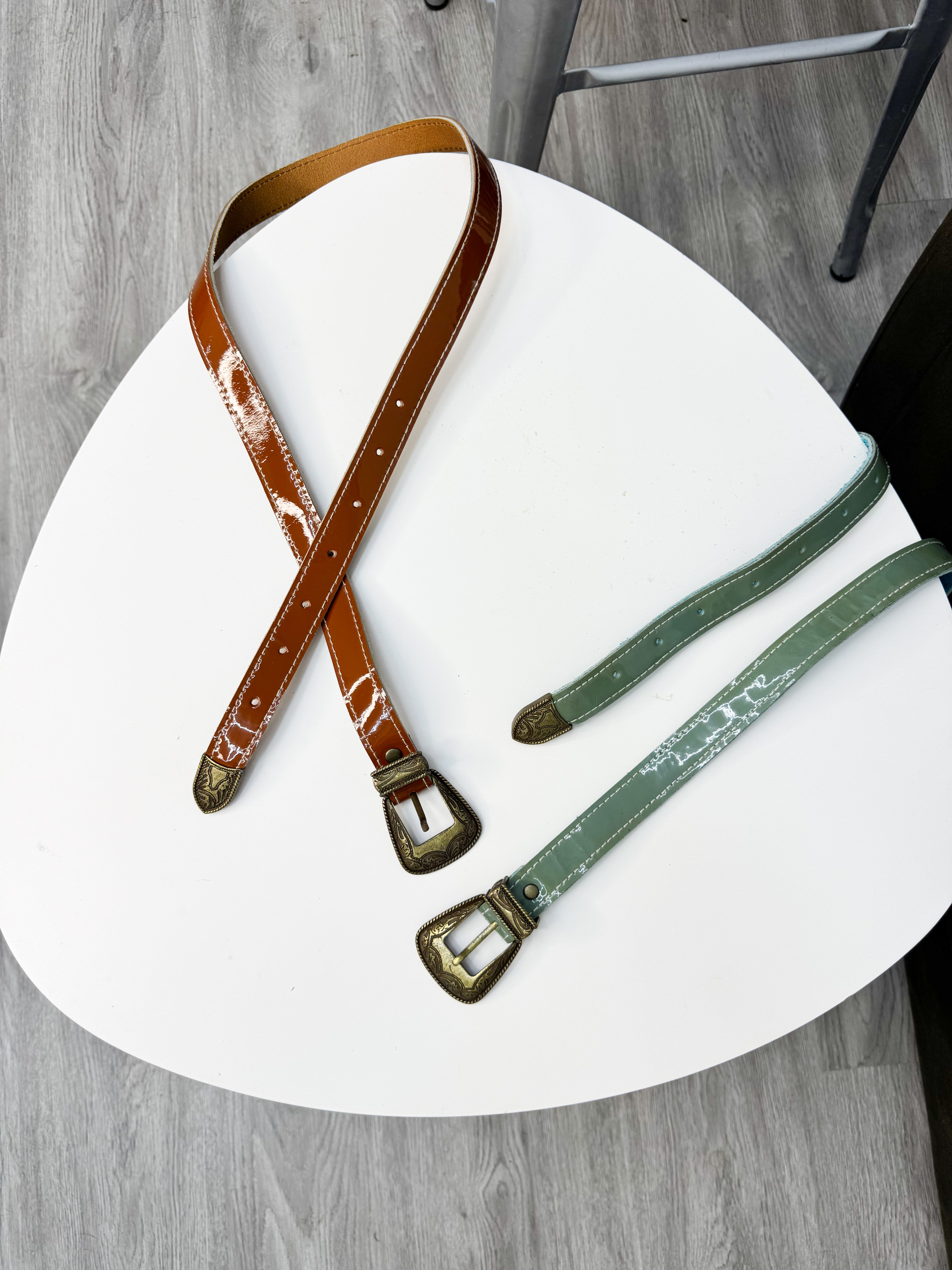 Cinturón ajustable marrón o verde