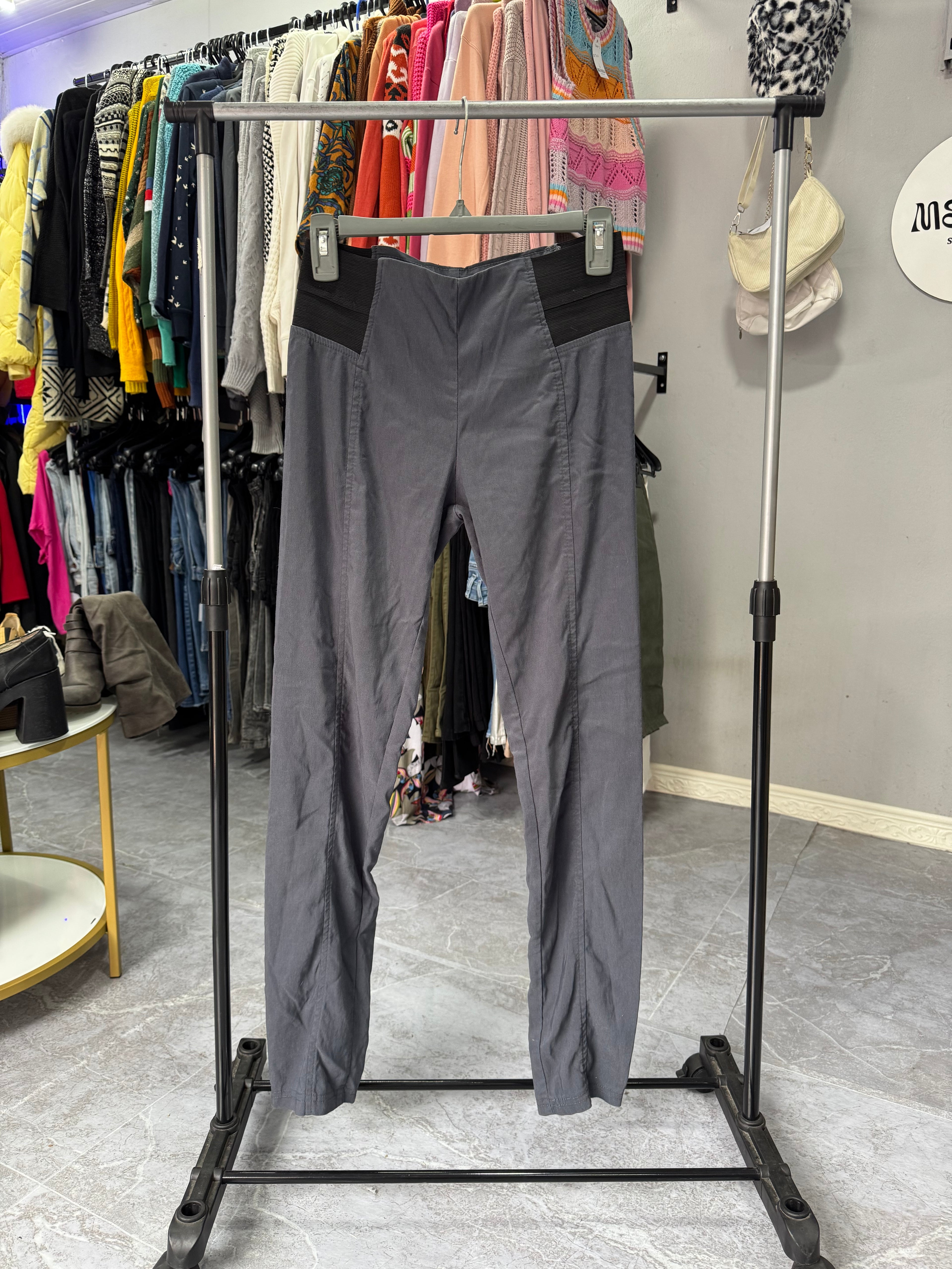 Pantalón gris tipo de vestir