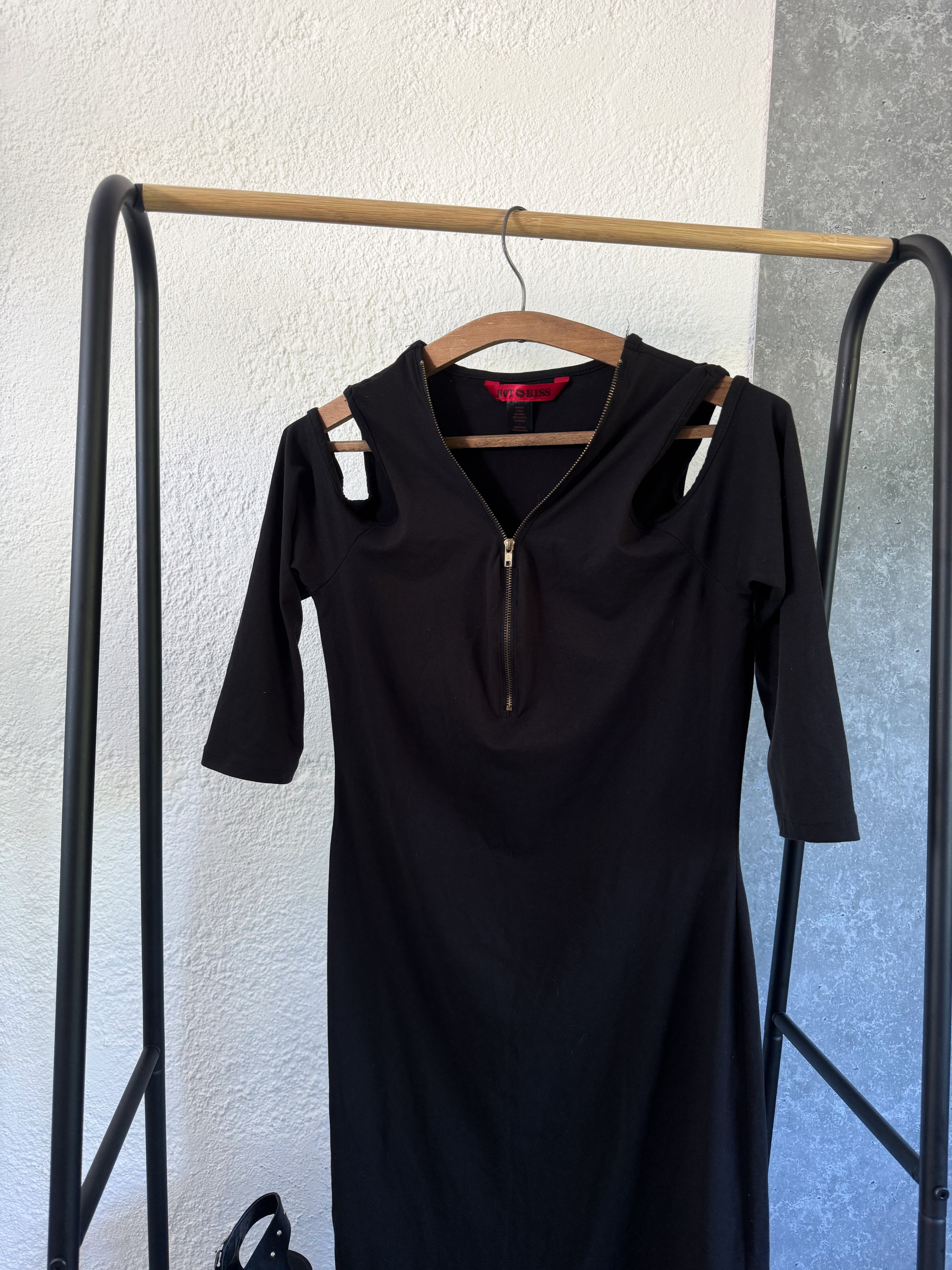 Vestido negro mangas 3/4