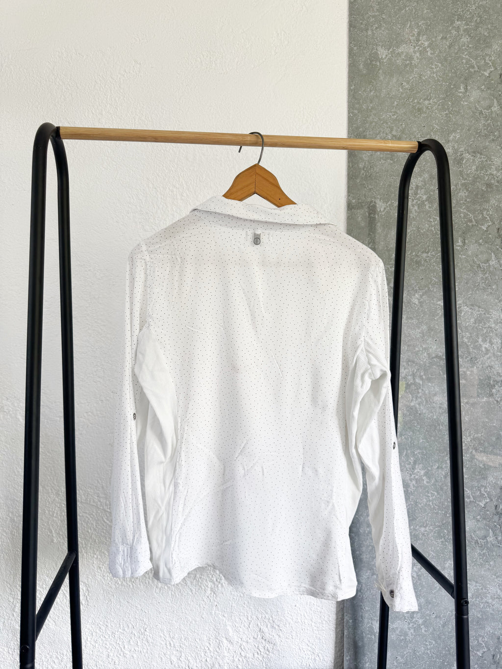 Camisa Daniel Cassin blanca con puntitos
