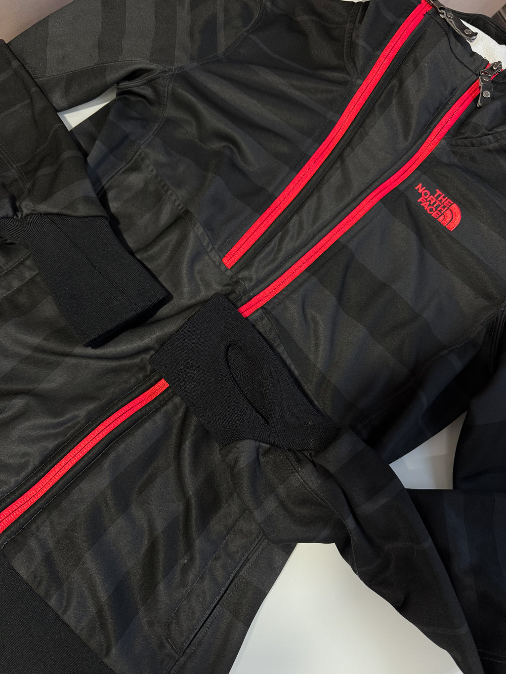 Campera deportiva The North Face talle XS