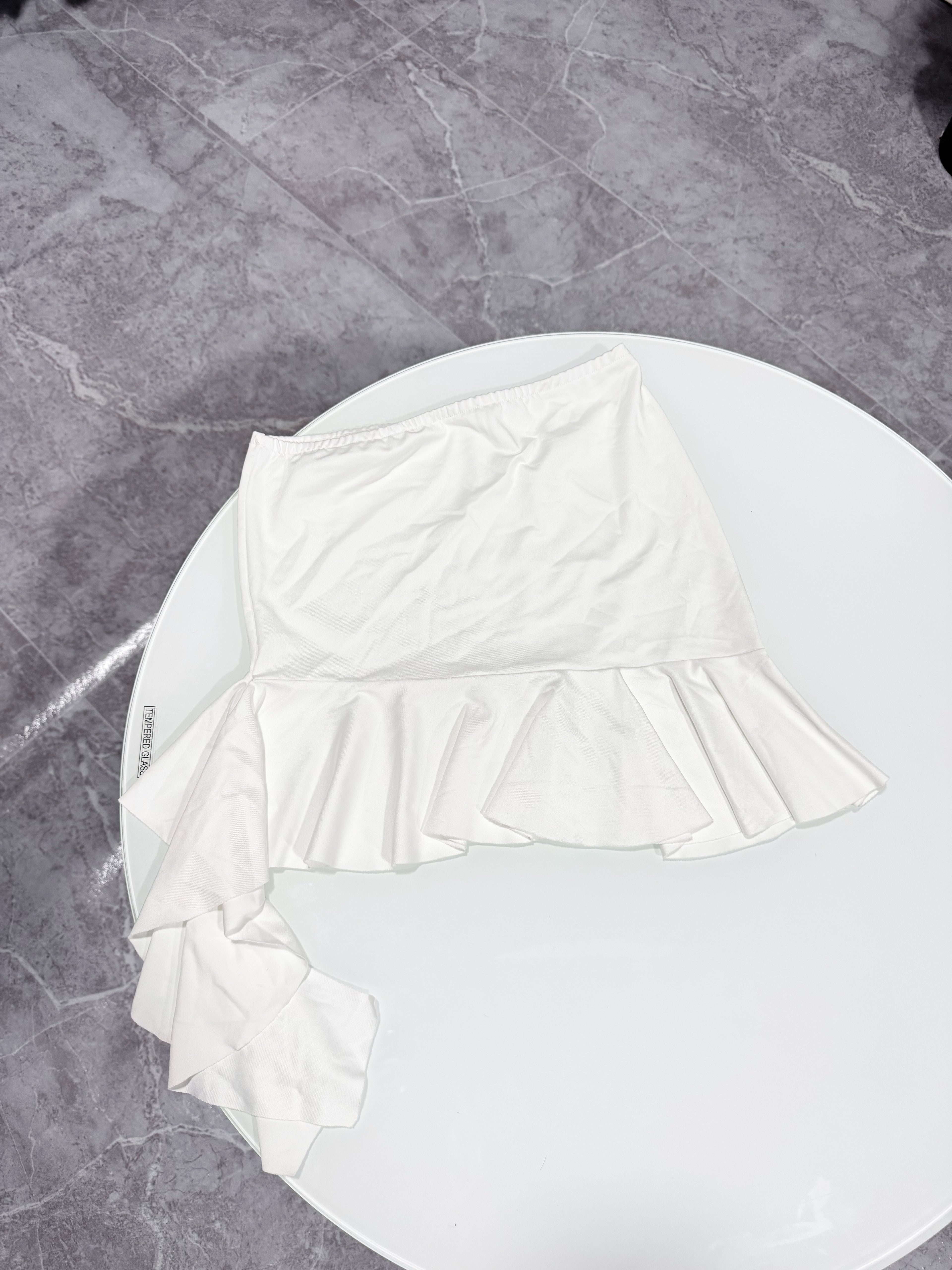Conjunto top + pollera blanca