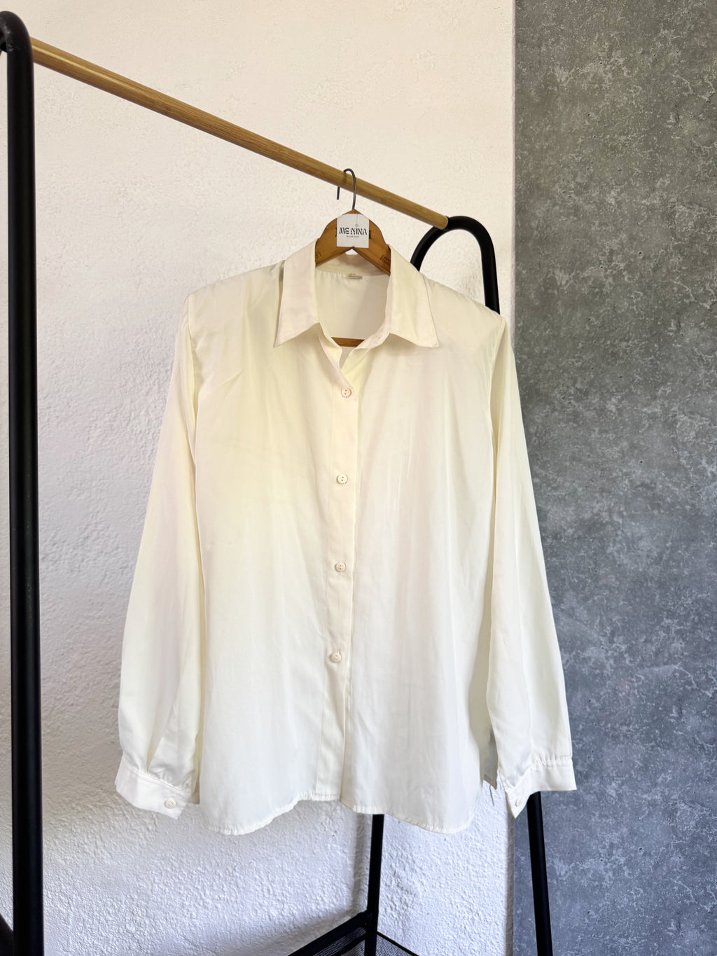 Camisa beige talle M