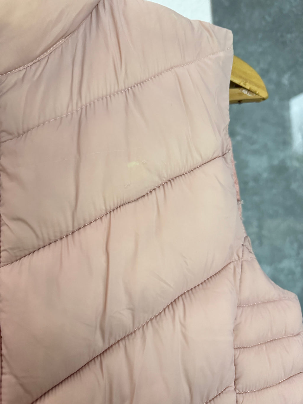 Chaleco rosa *con detalles