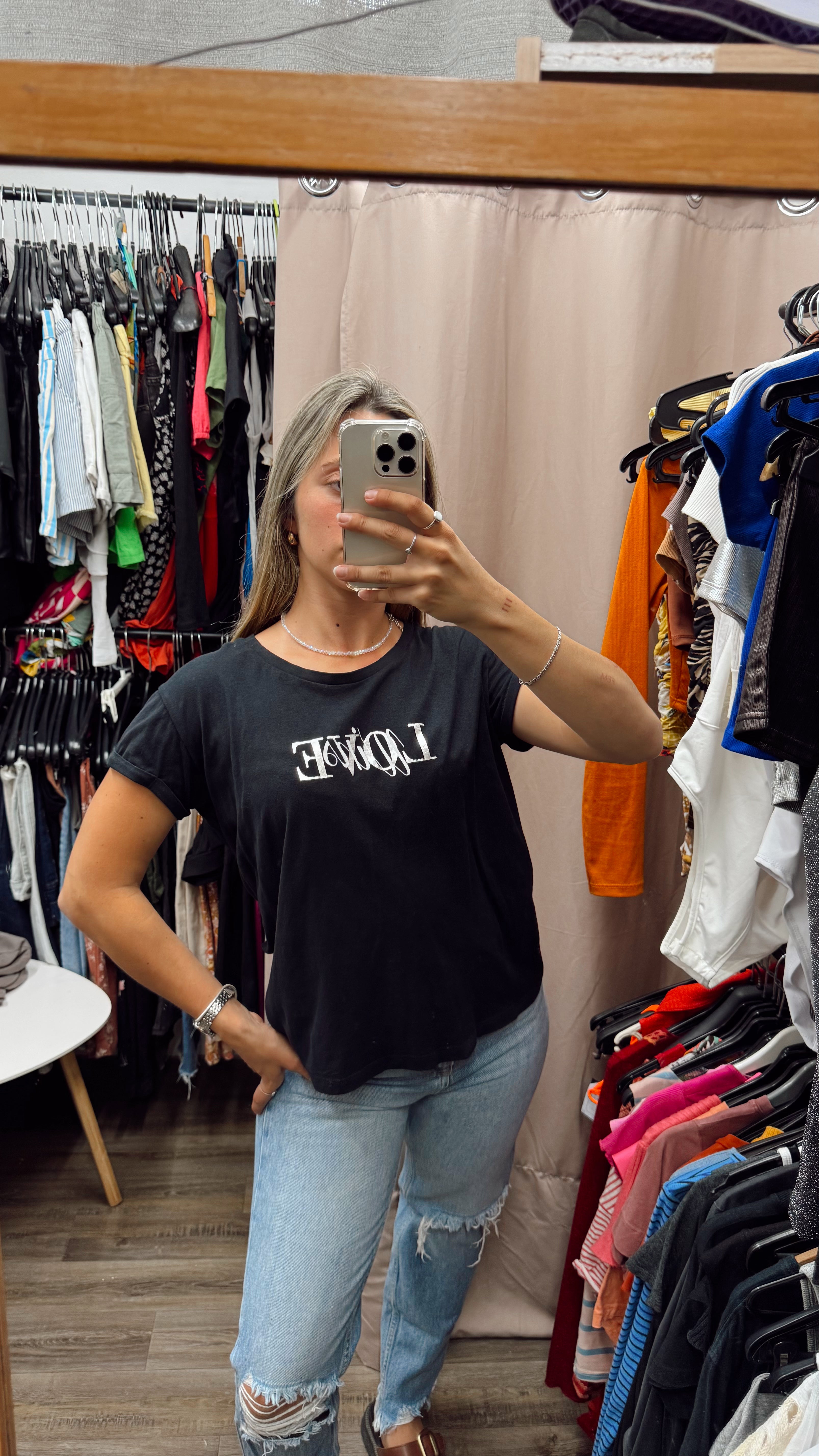 Remera negra manga corta LOVE