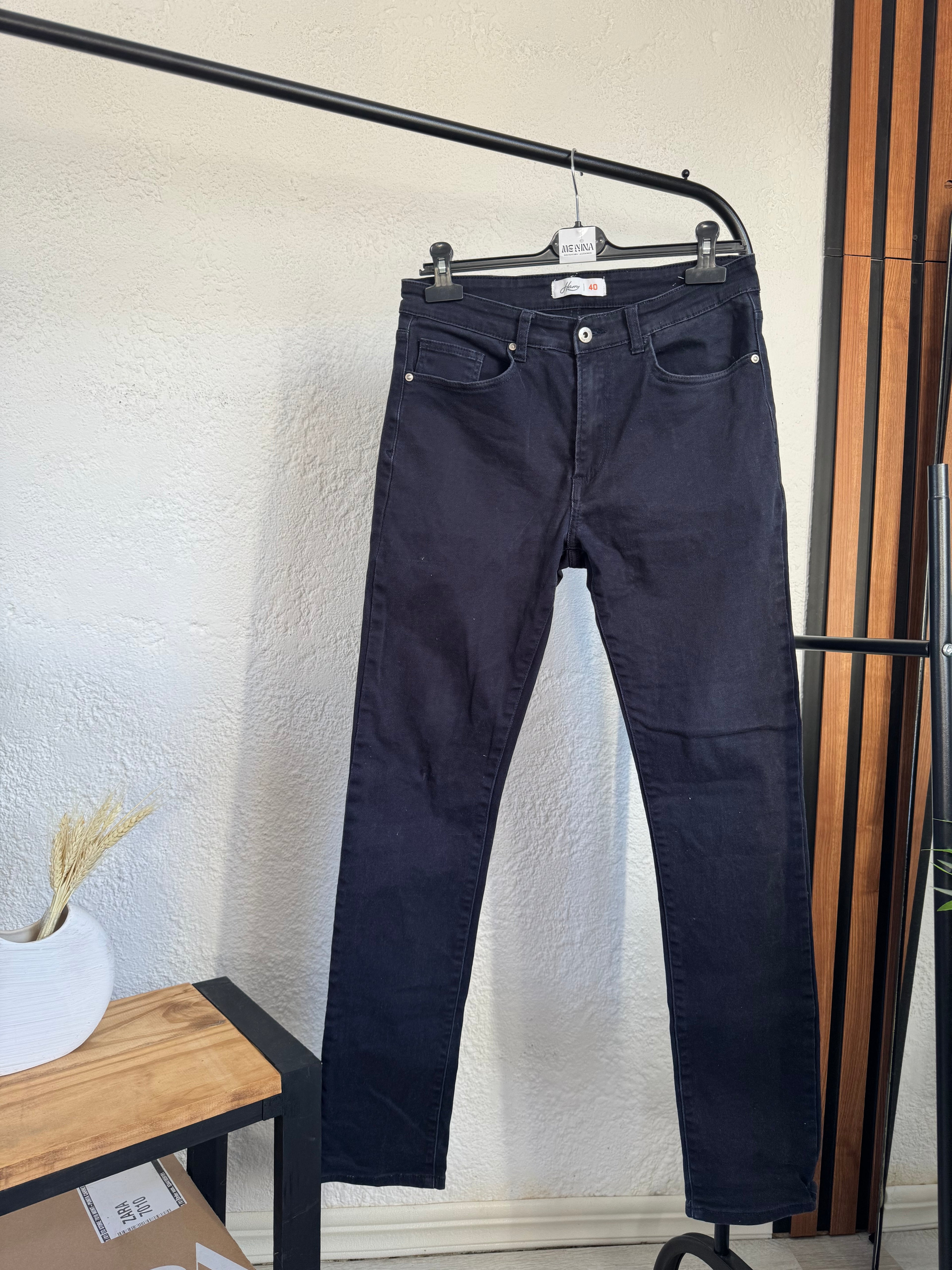 Jean azul oscuro talle 40