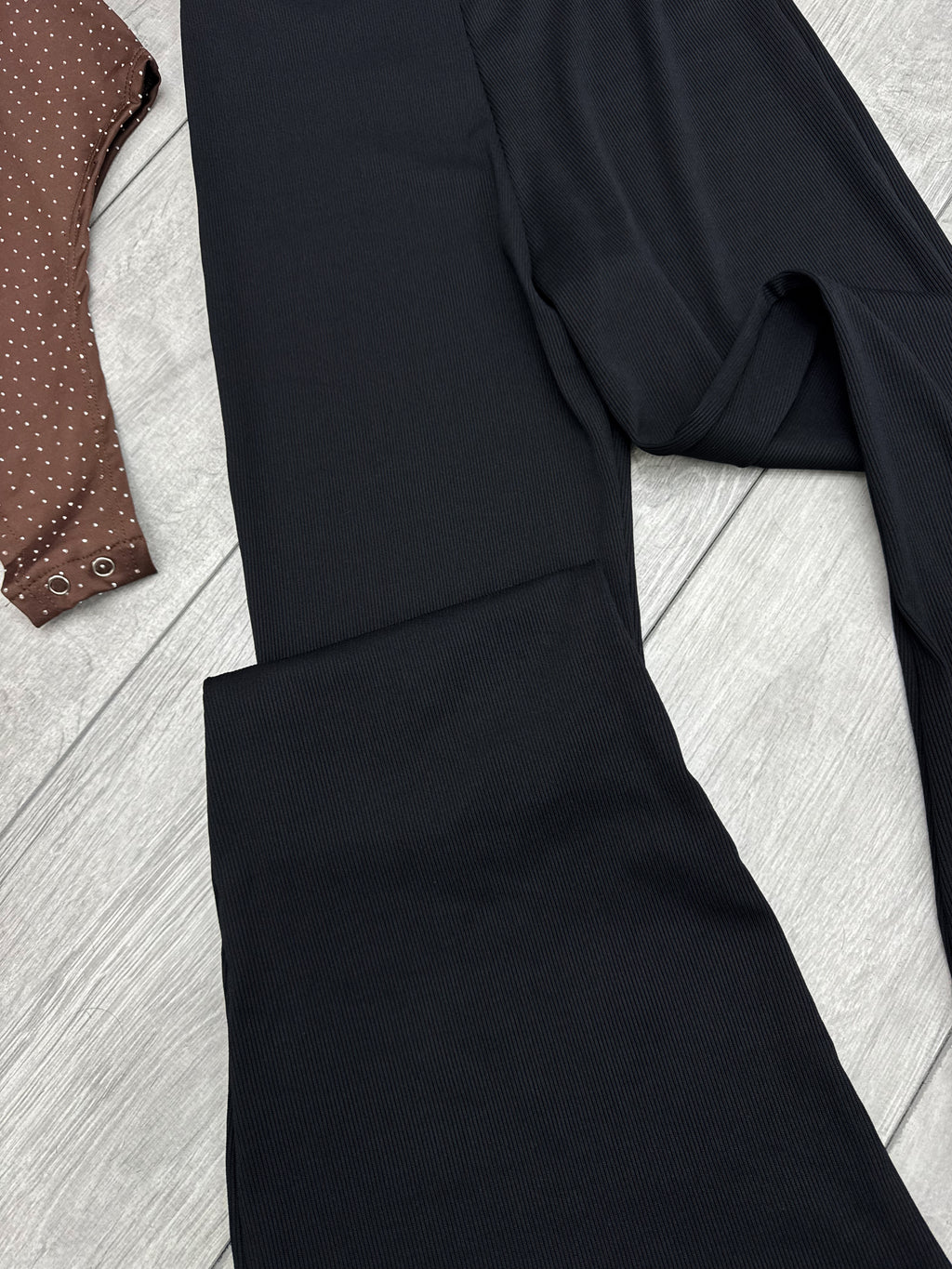 NUEVO conjunto Body brillos + pantalón negro ancho