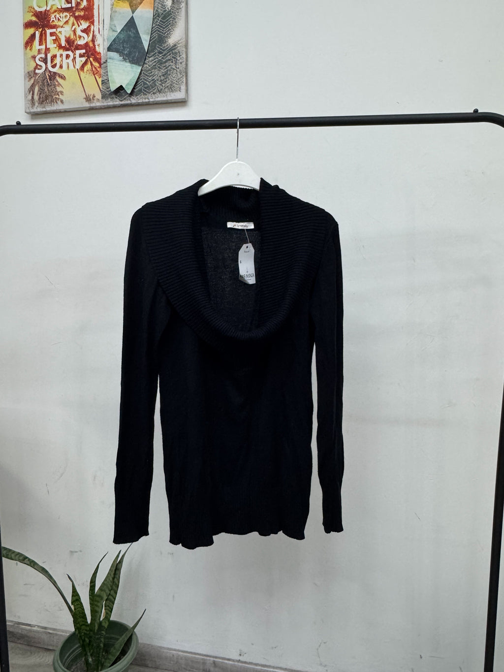 Buzo de hilo con cuello caído