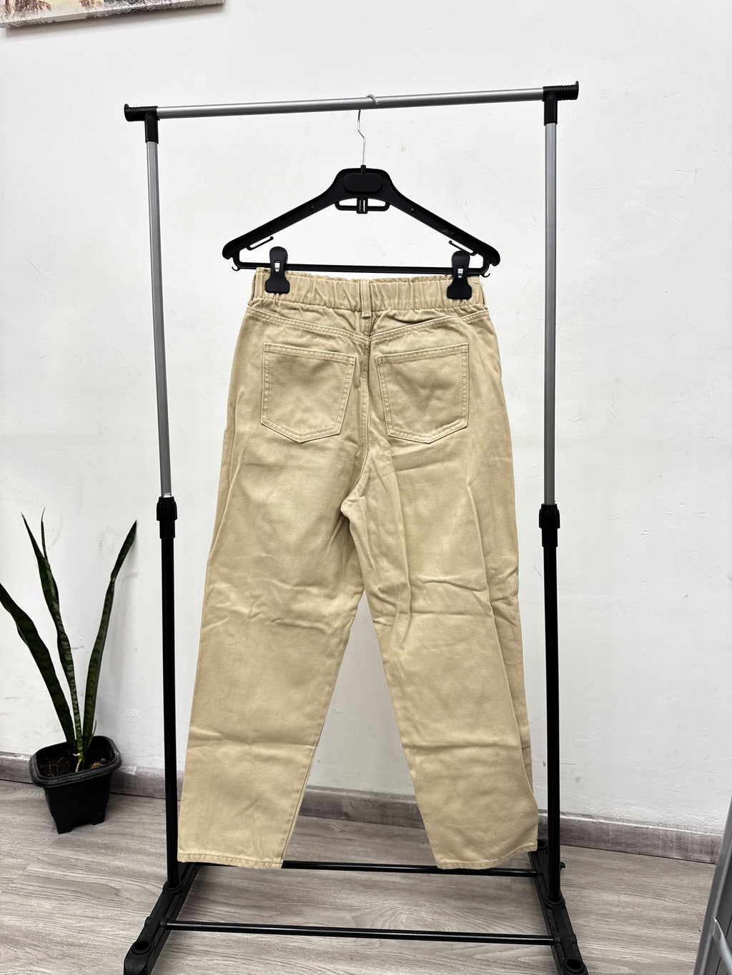 Pantalón color crema