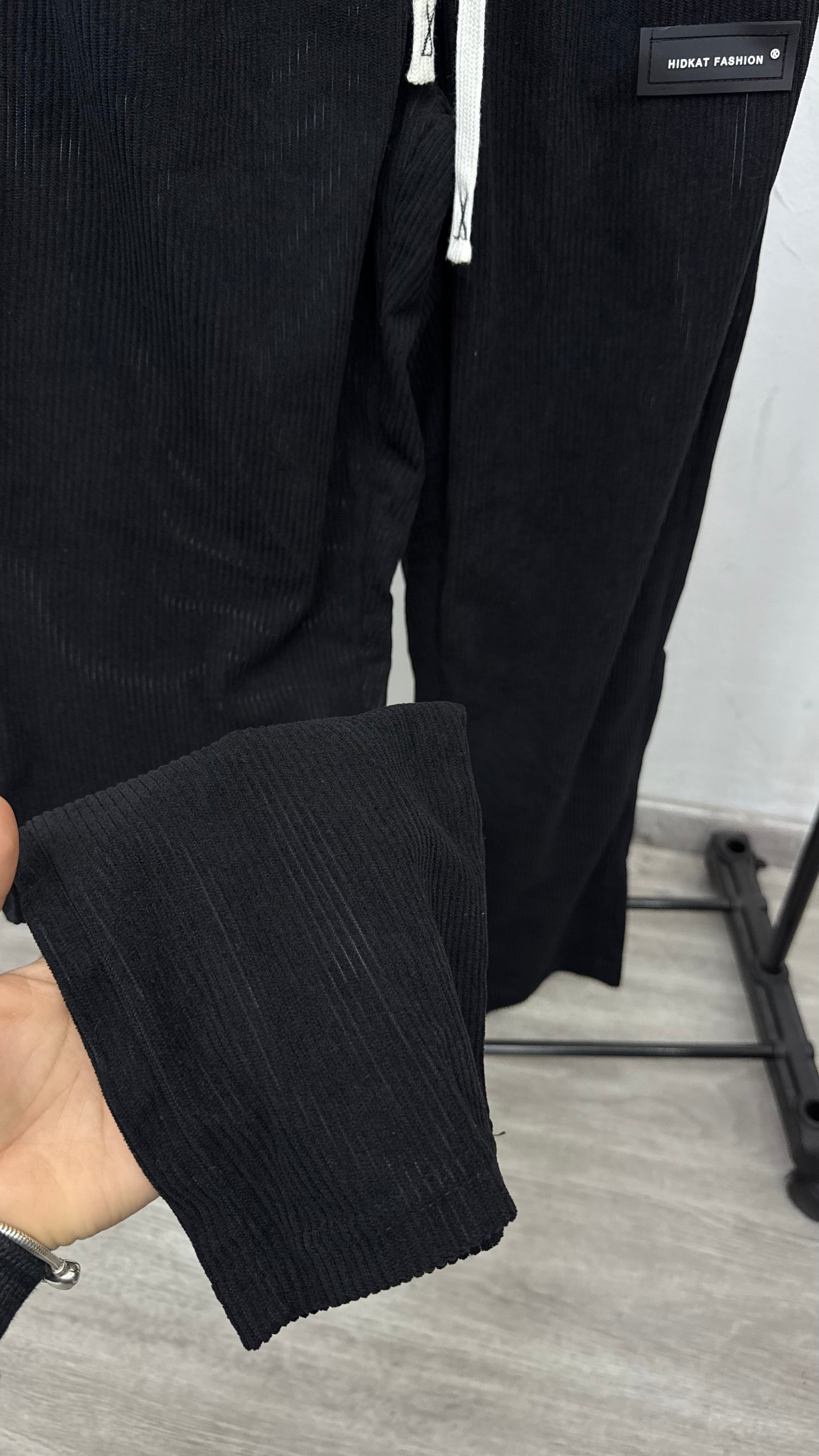 Pantalón negro NUEVO tipo pana
