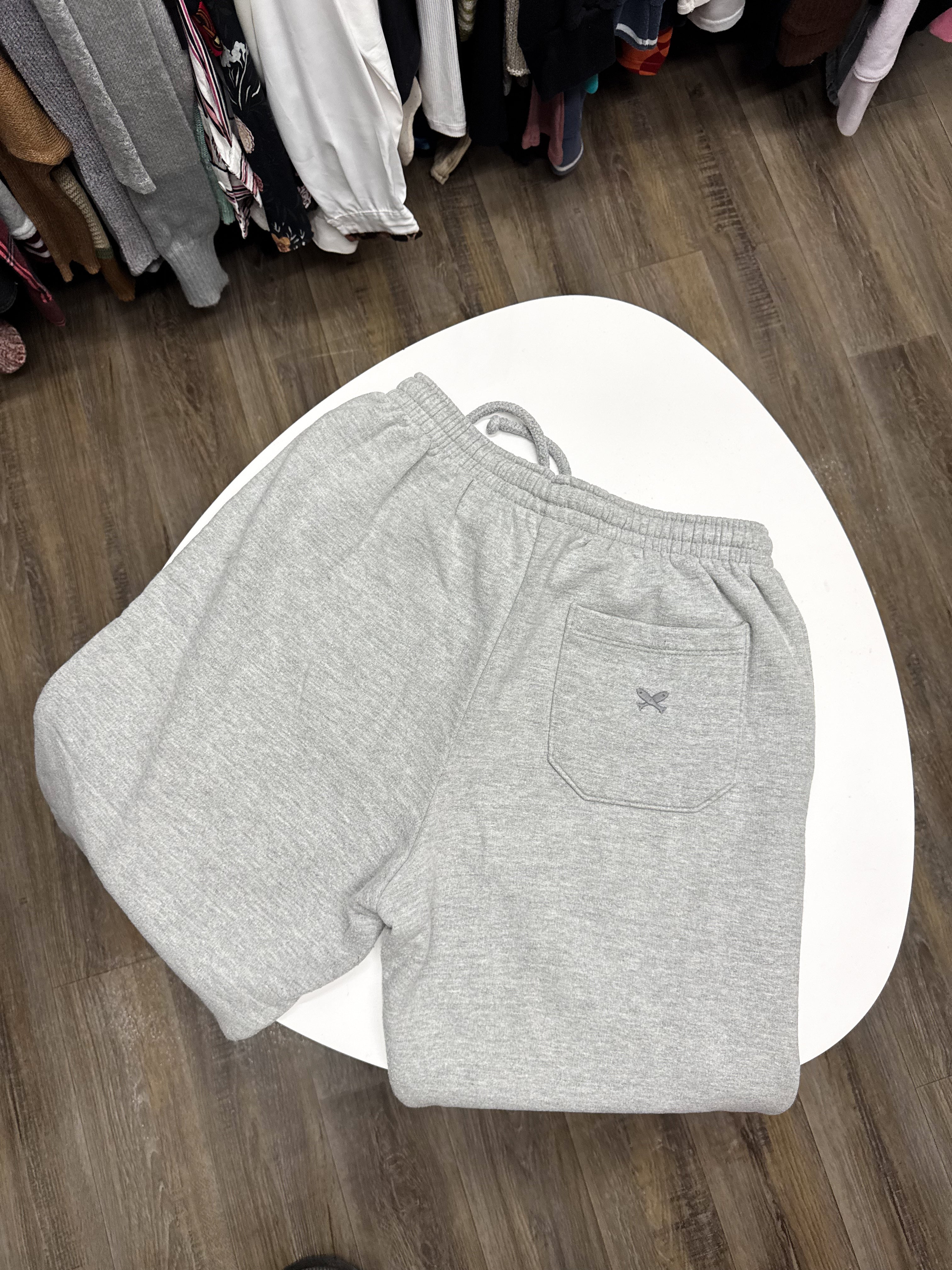 Deportivo gris Hering