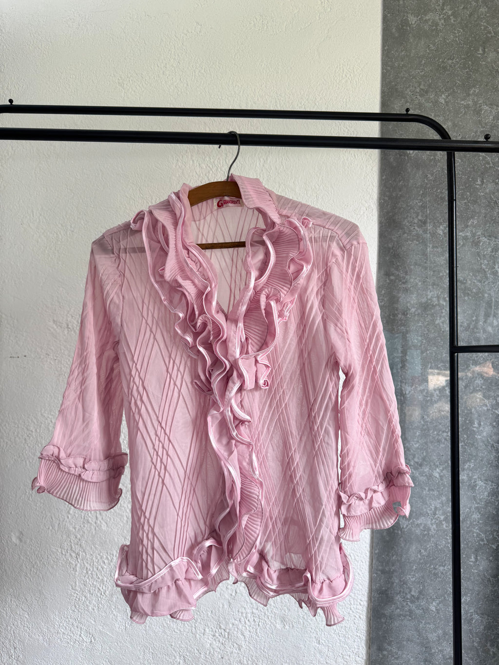 Blusa rosa con volados