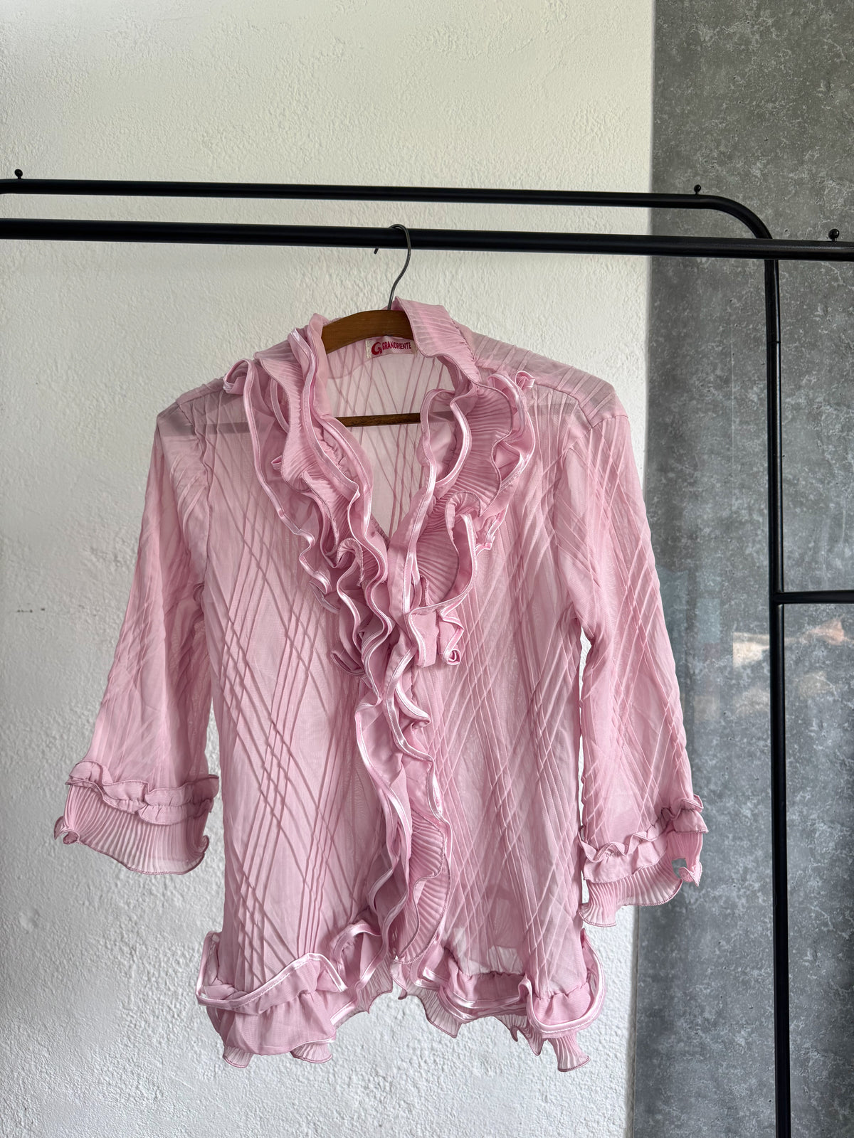 Blusa rosa con volados