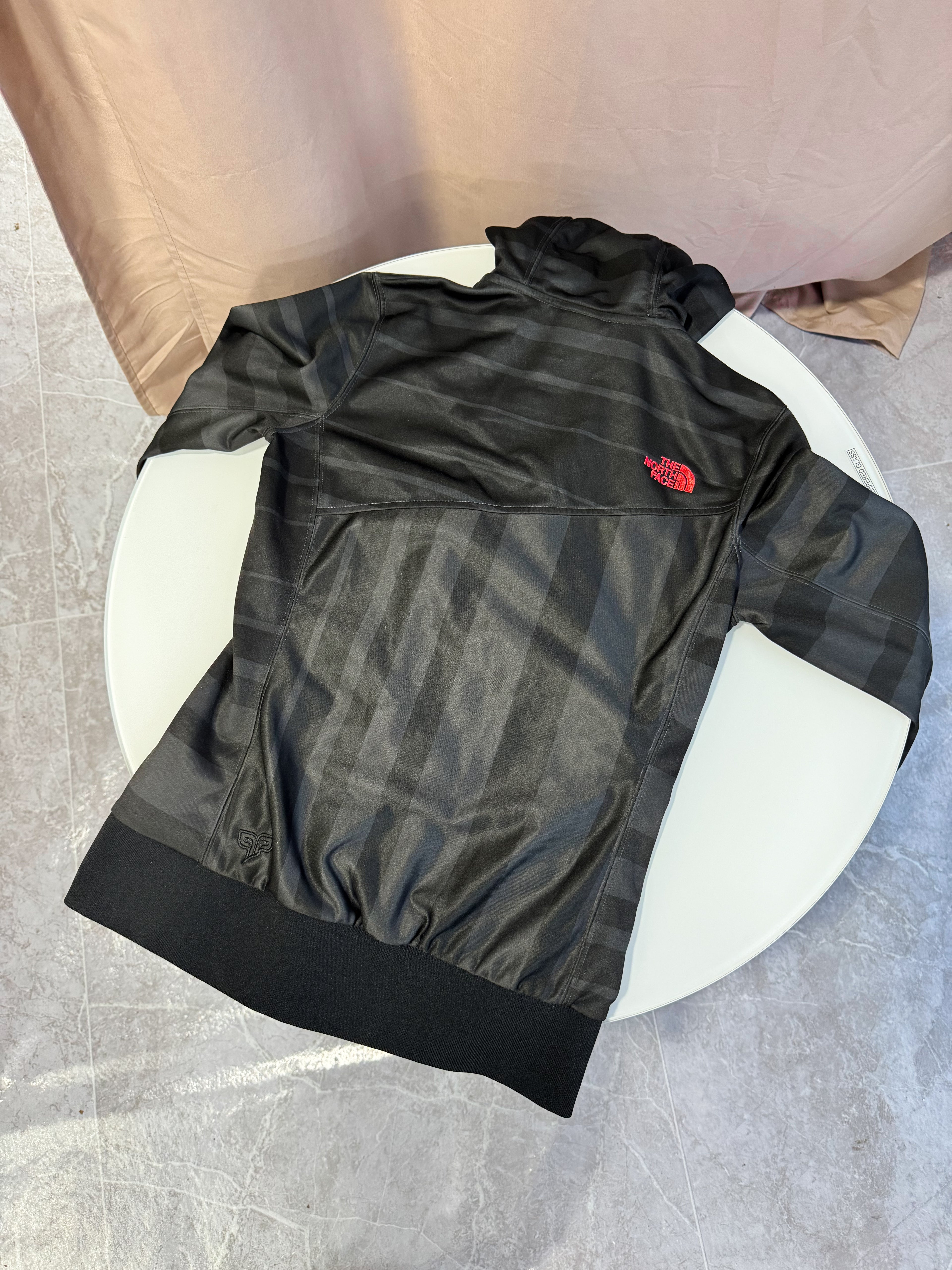 Campera deportiva The North Face talle XS