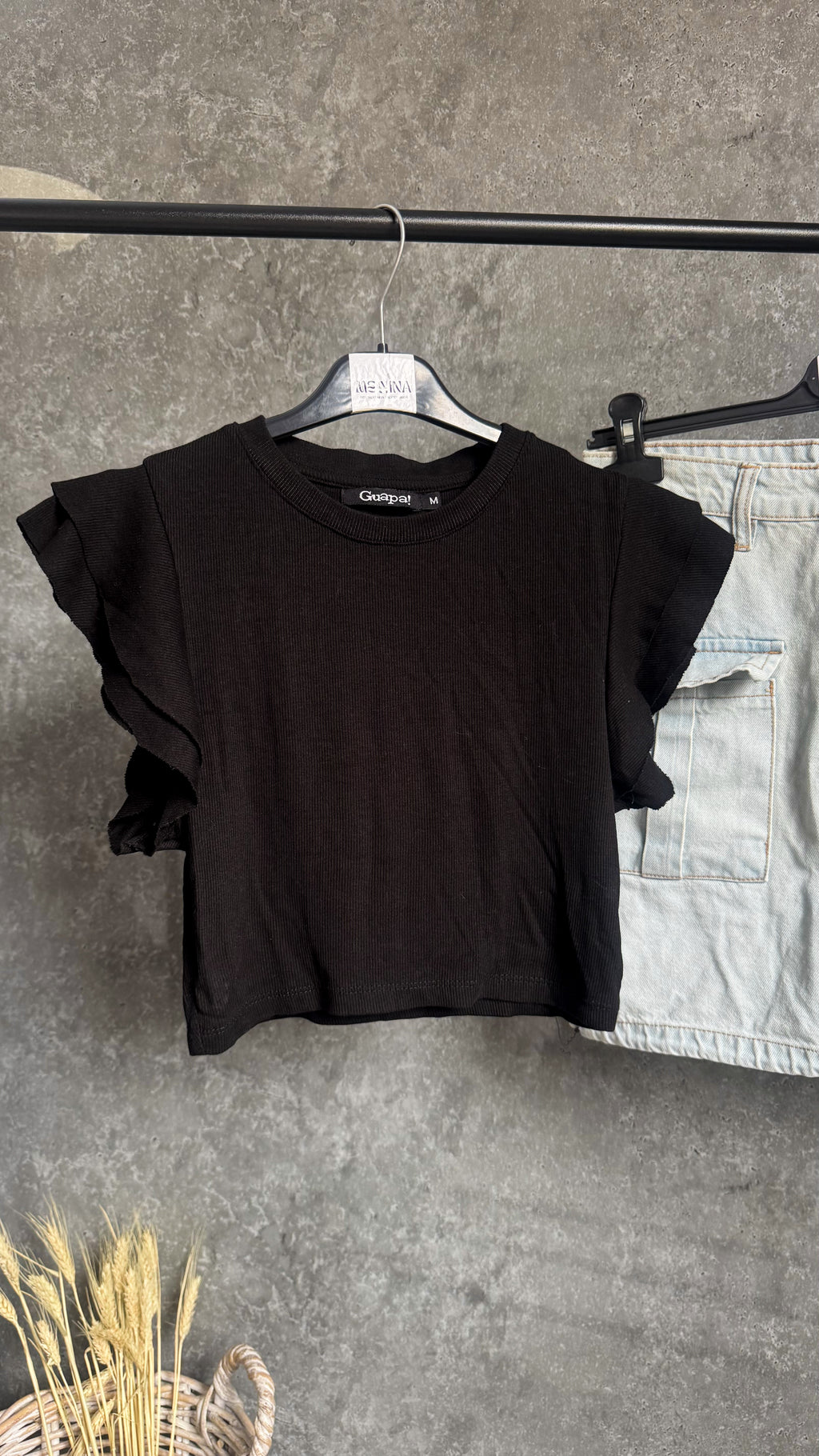 Top negro Guapa
