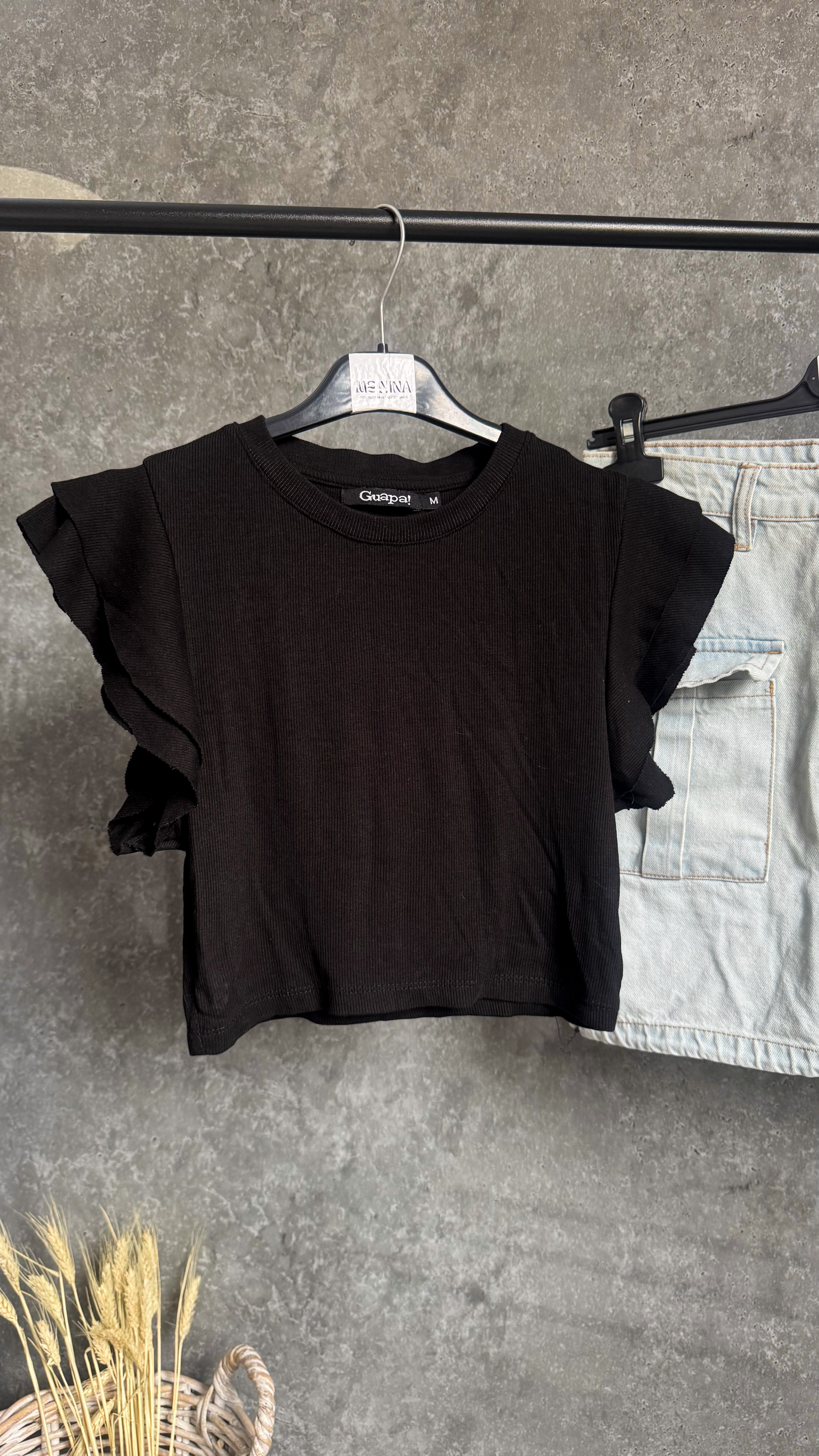 Top negro Guapa