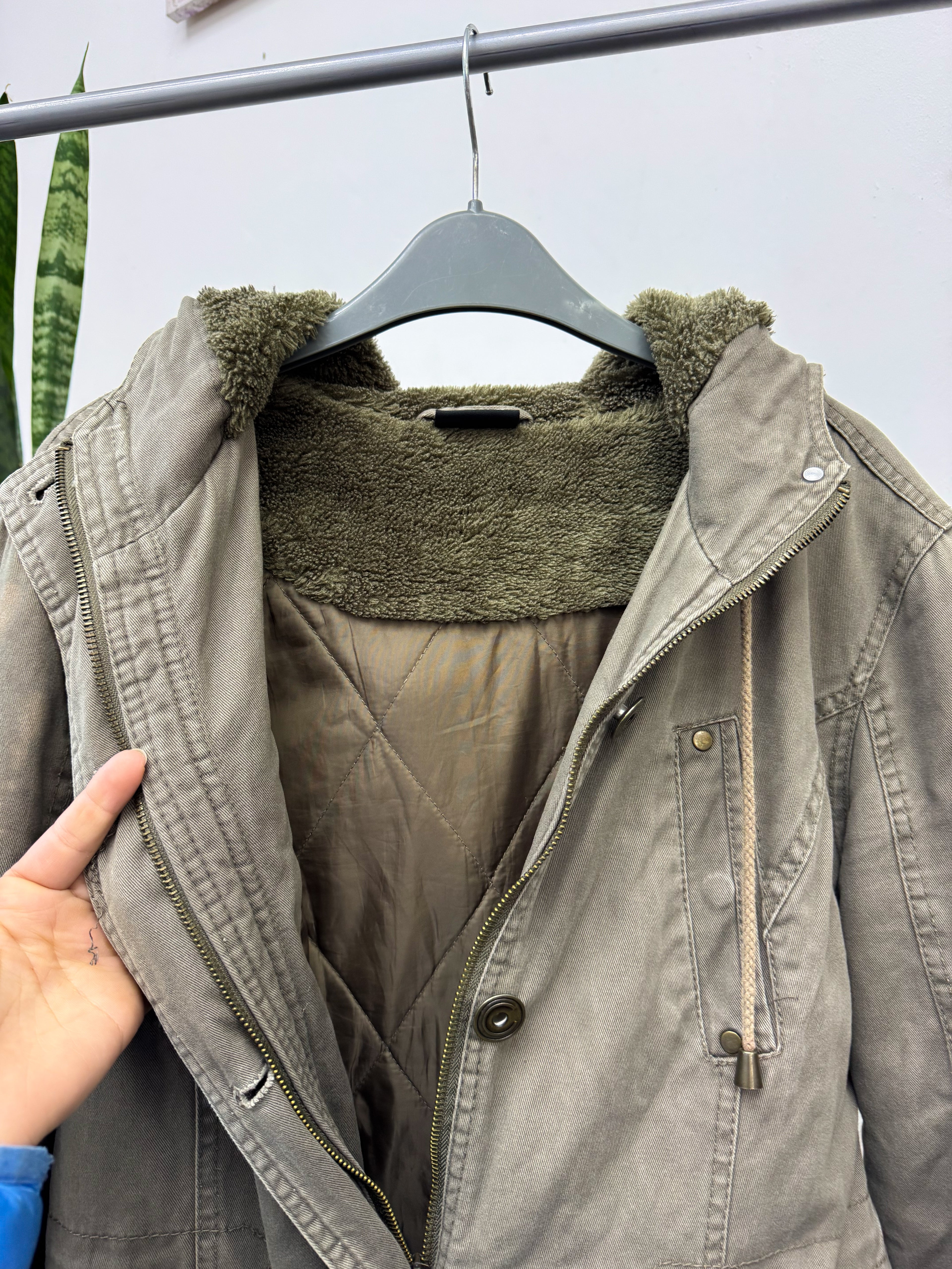 Parka verde abrigada