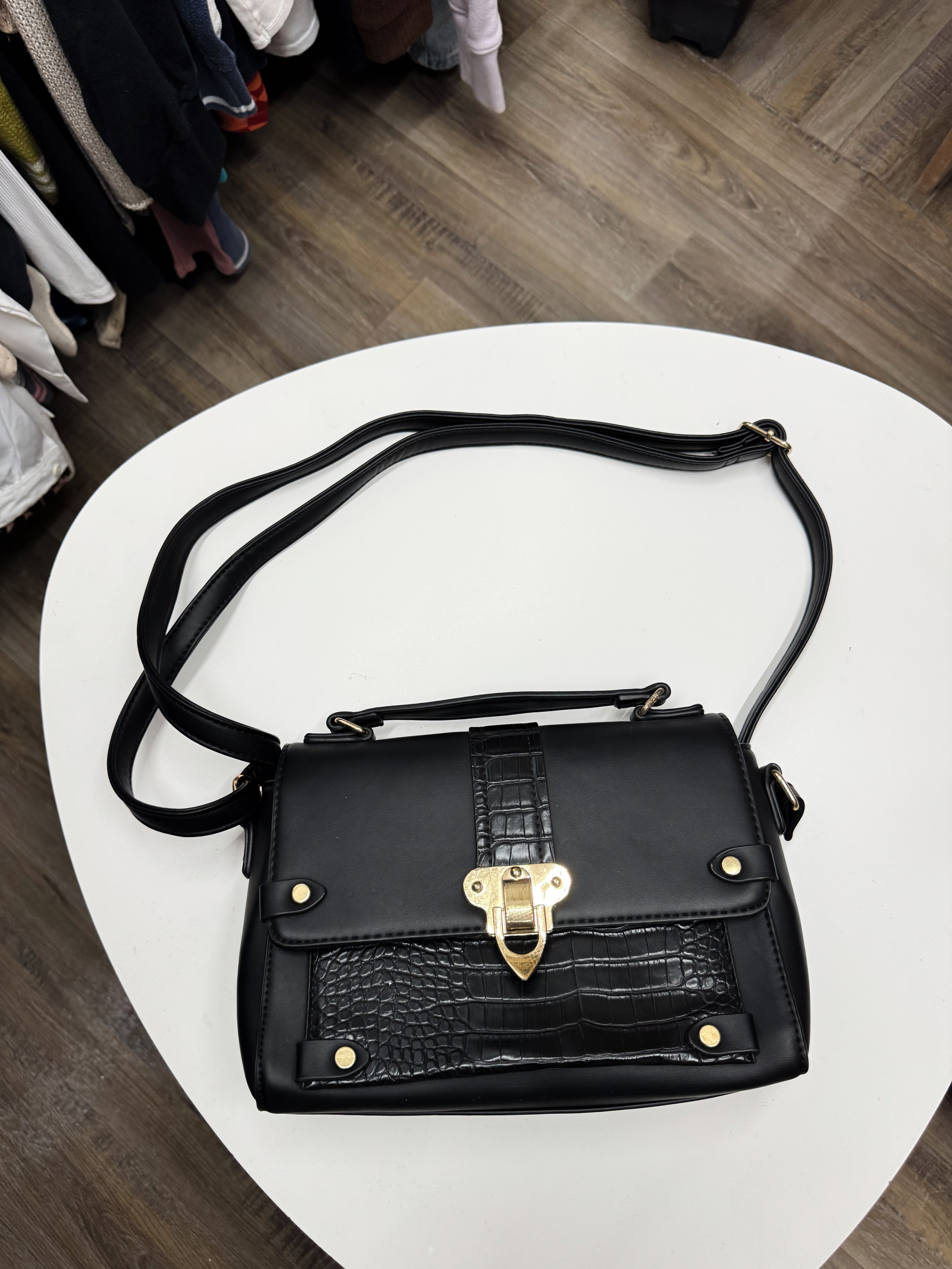 Cartera negra mediana