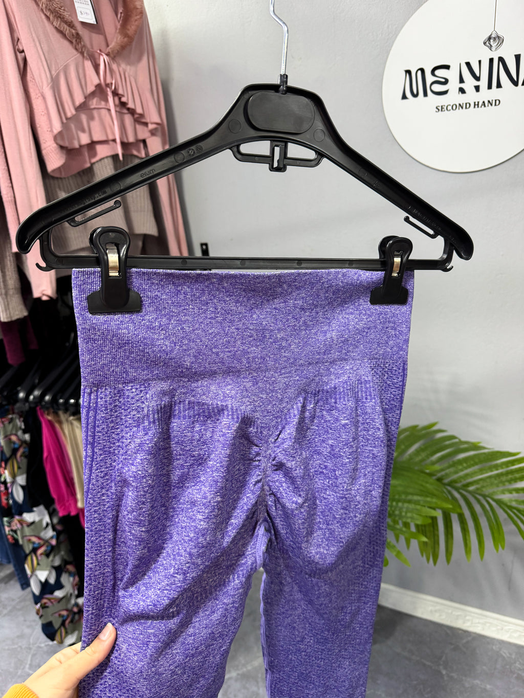 Calza levanta cola violeta