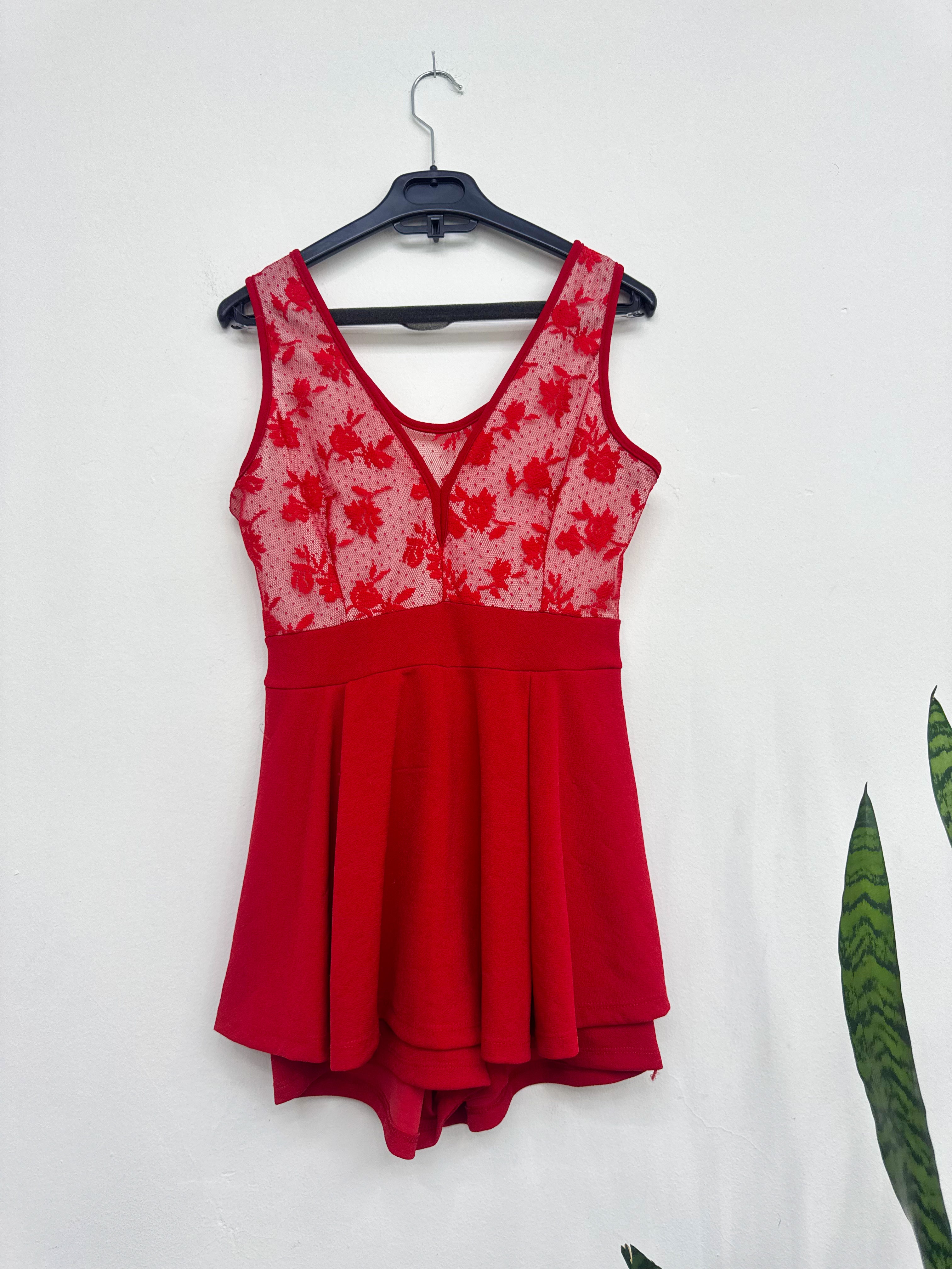 Vestido rojo con short abajo
