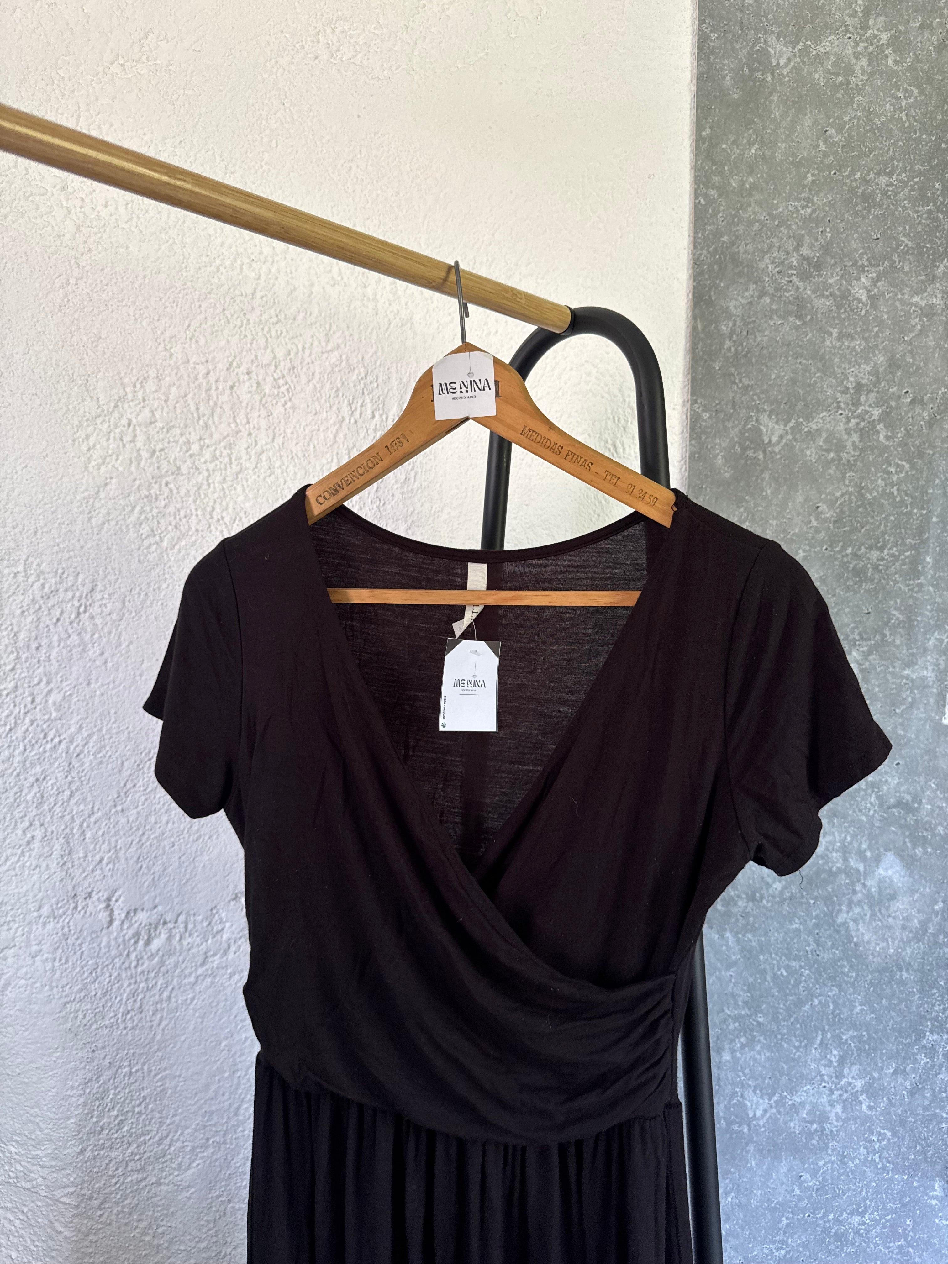 Vestido negro talle M