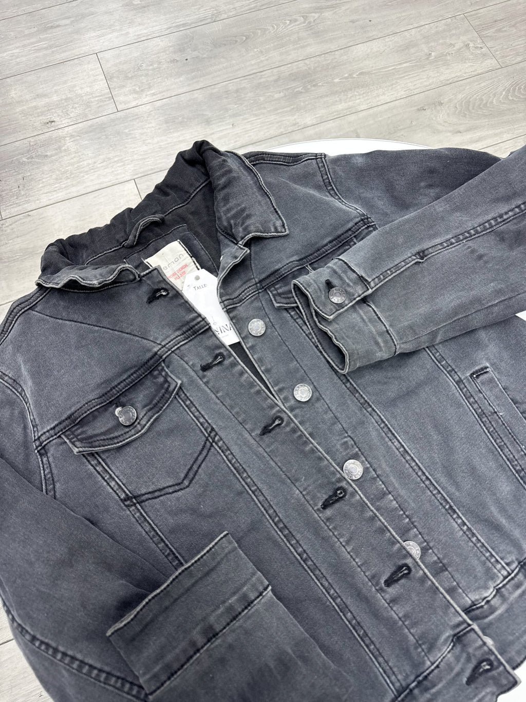 Chaqueta negra de jean Lemon