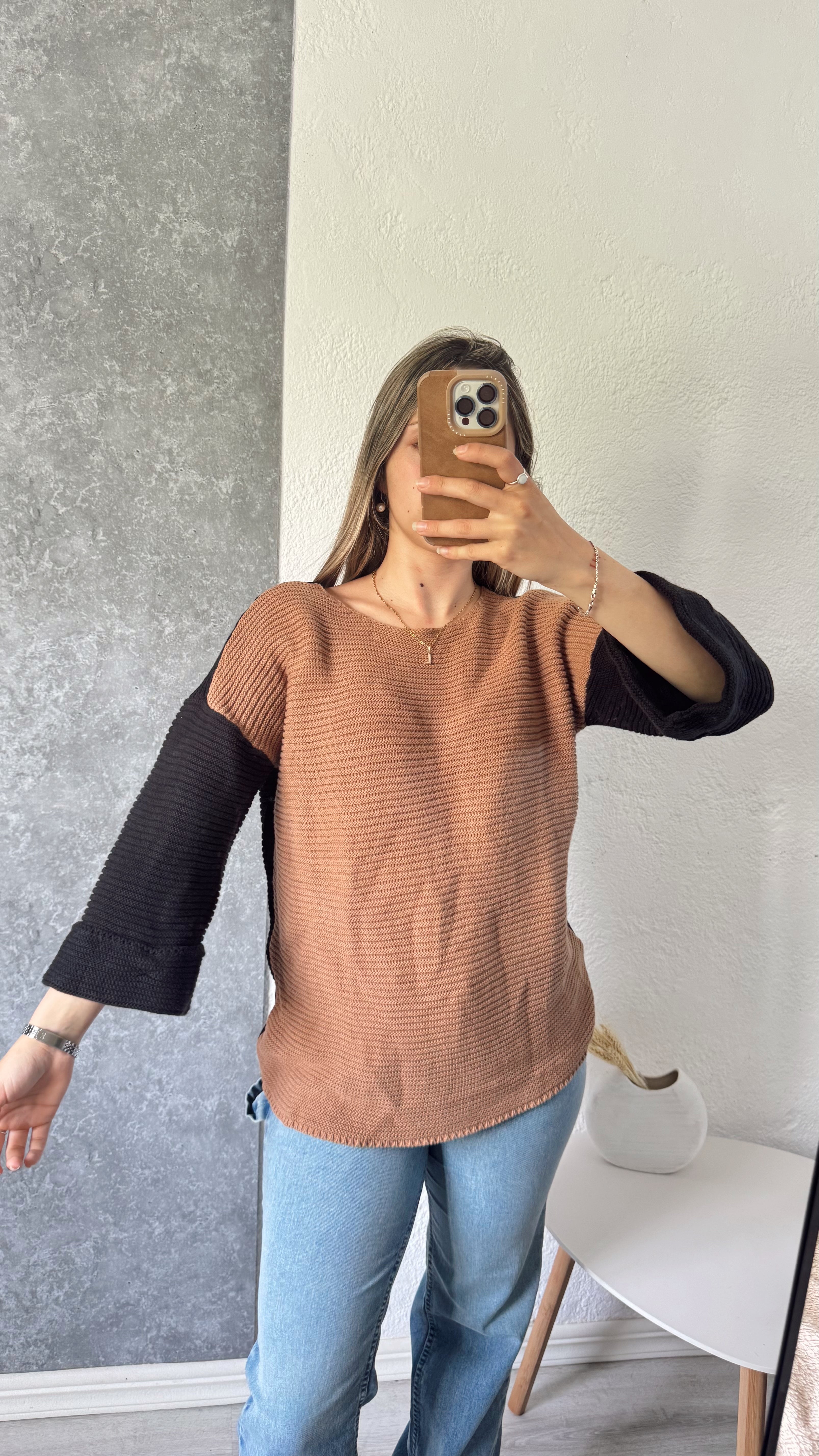 Buzo Lolita marrón y negro