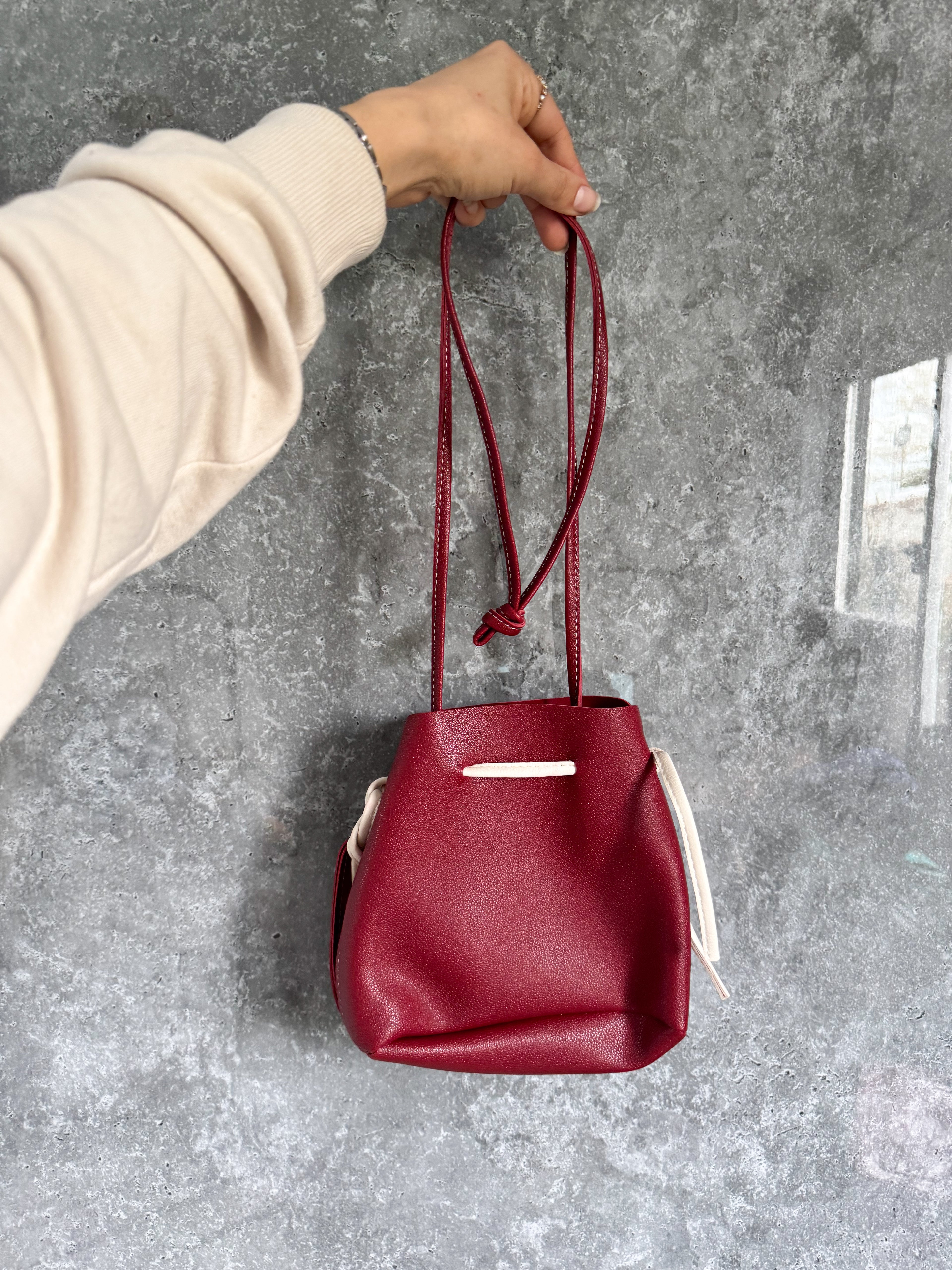 Cartera en cuero roja