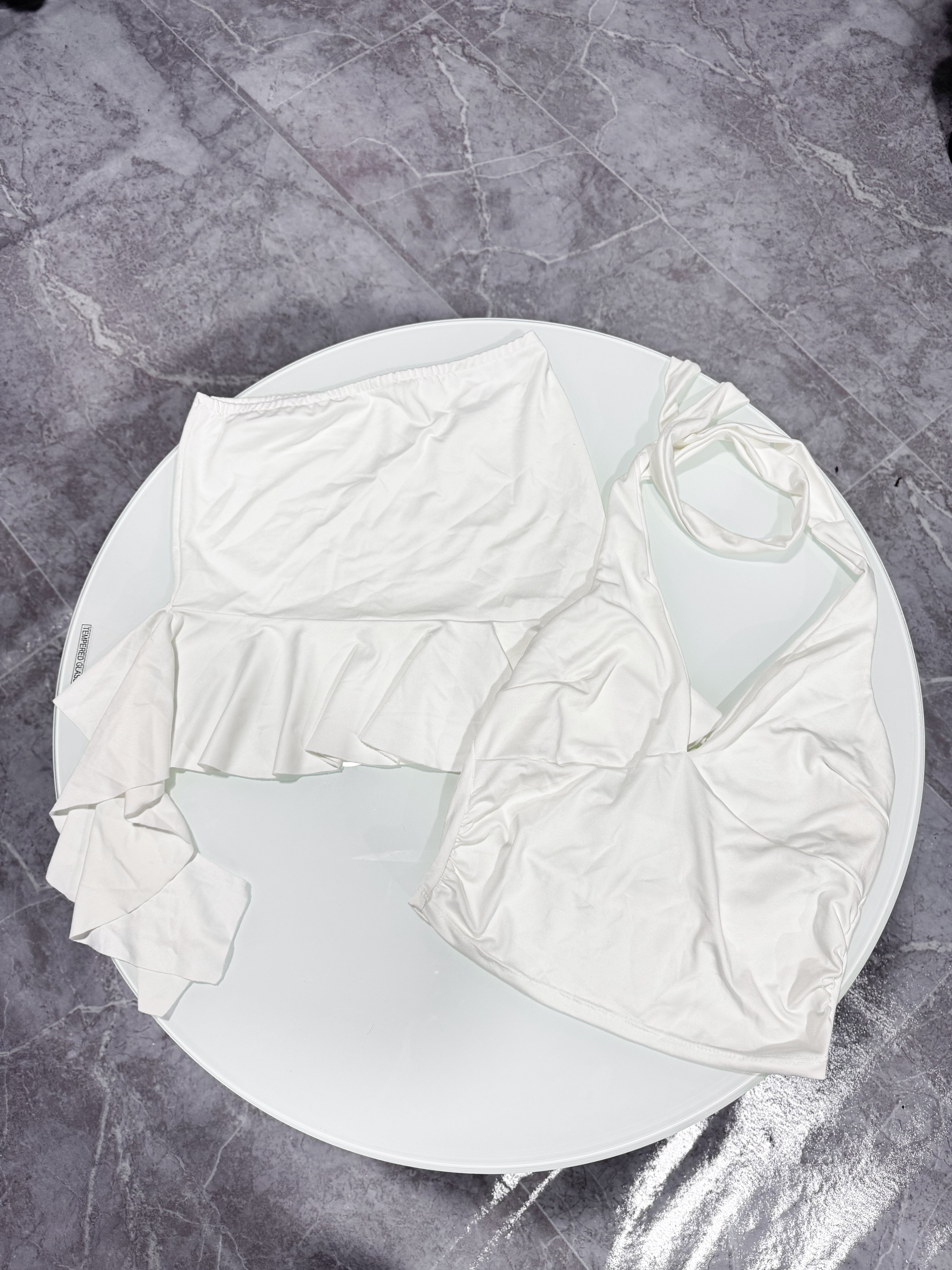 Conjunto top + pollera blanca