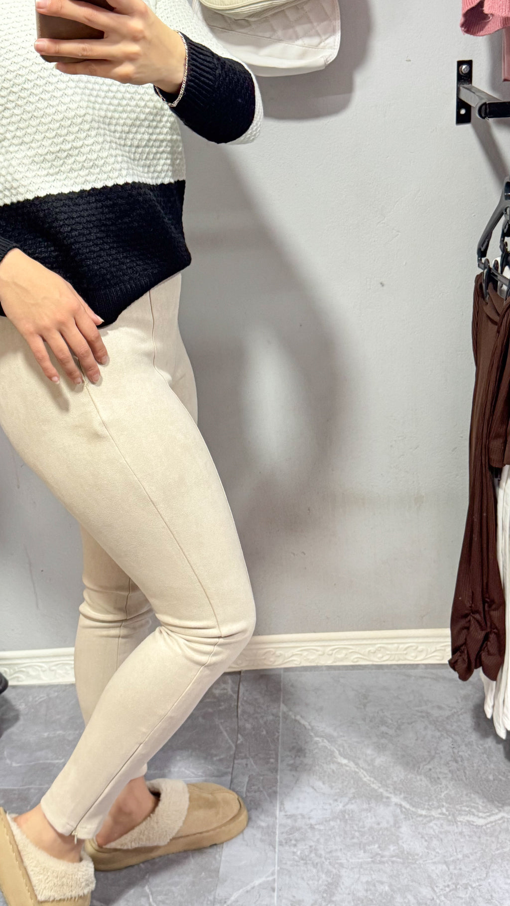 Pantalón terciopelo beige