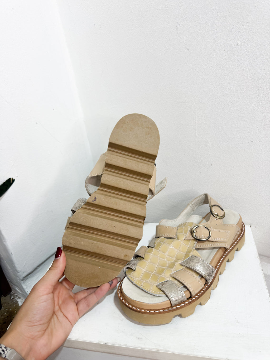 Sandalias VALDEZ NUEVAS de cuero