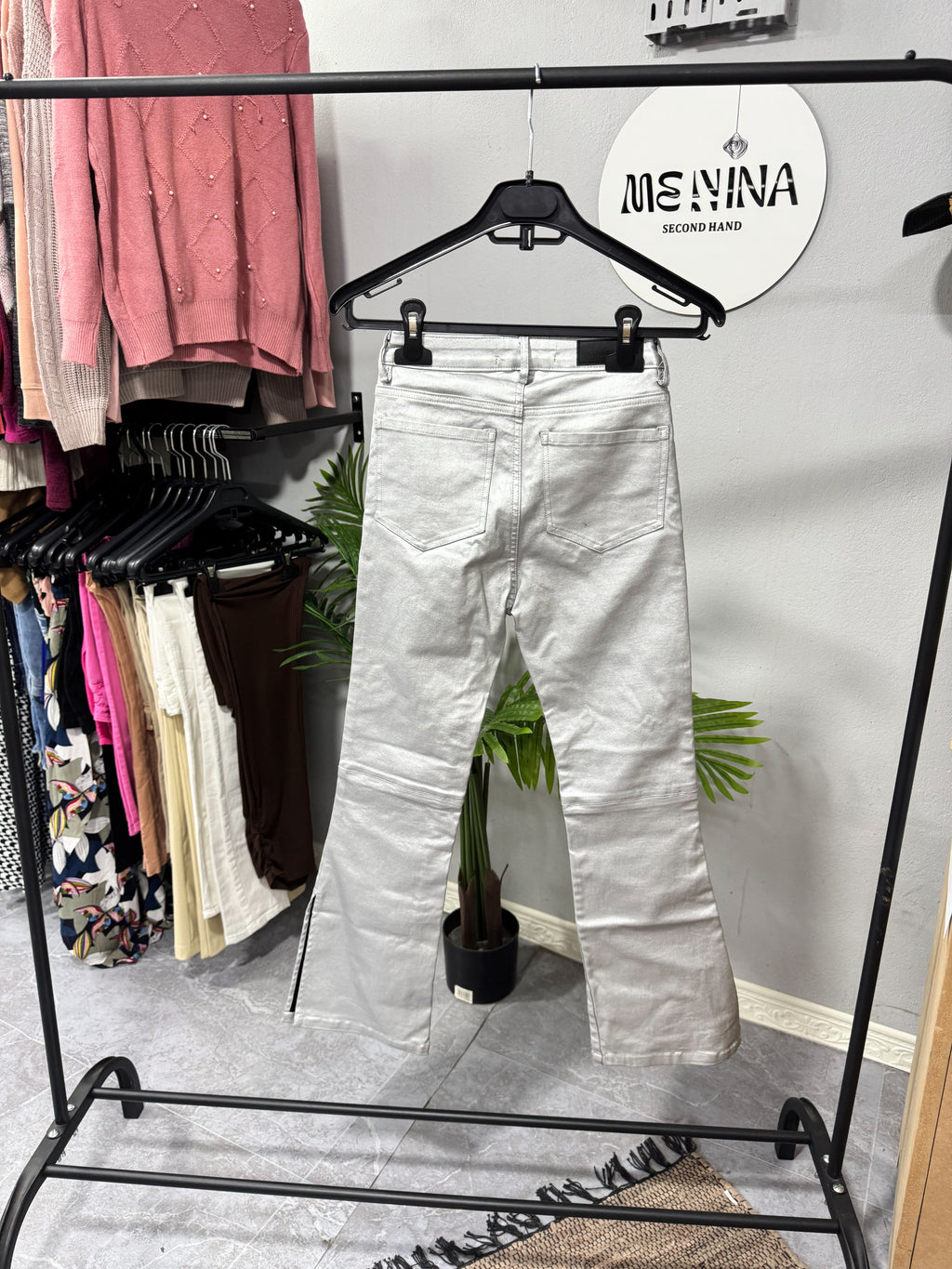 Pantalón ancho plateado